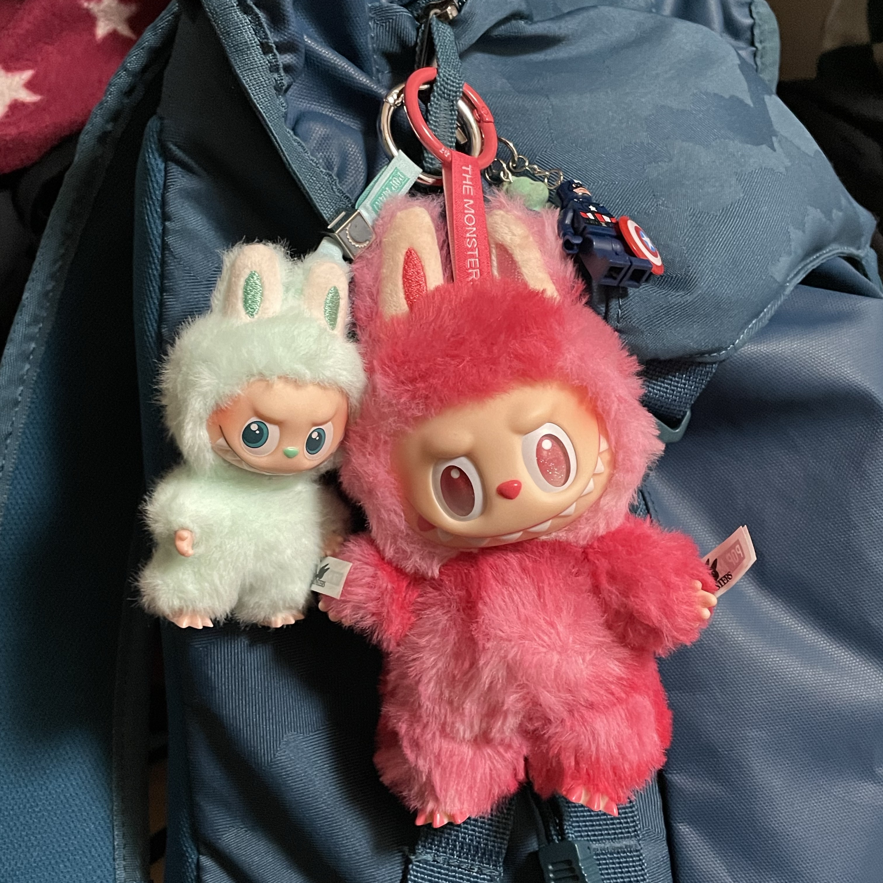 Pop Mart Labubu The Monsters Highlight Series Sealed Case (Bundle of 2/1 Blind Box), Pop Mart Labubu The Monsters Pin For Love Series Vinyl Plush Pendant (N-Z) N (Opened Case) 착용 스타일 - 2