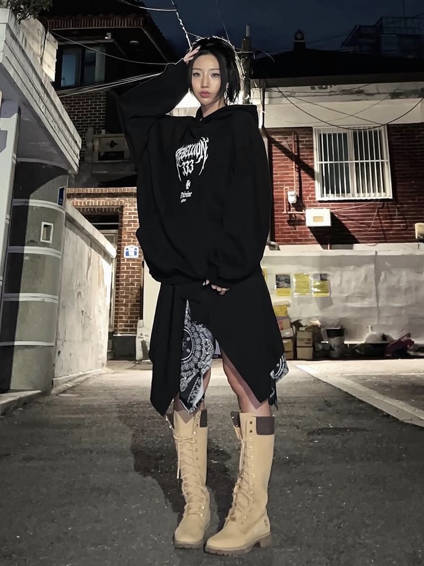 PHOS333 Rebellion 333 Hoodie Black, PHOS333 Rebellion 333 Hoodie Melange White 착용 스타일 - 3