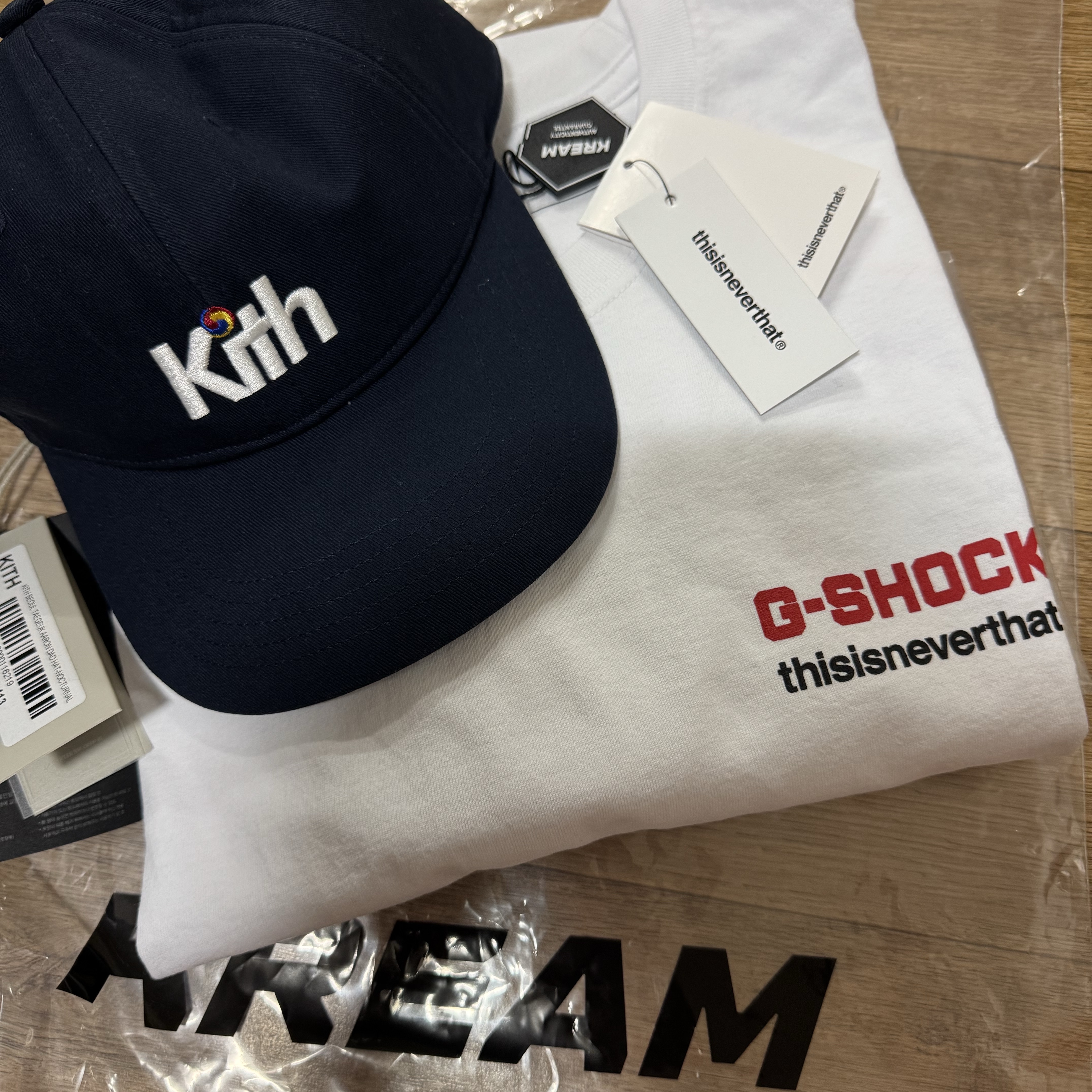 Kith Seoul Taegeuk Aaron Cap Nocturnal, Thisisneverthat x Casio G-Shock 40th Anniversary T-Shirt White 착용 스타일
