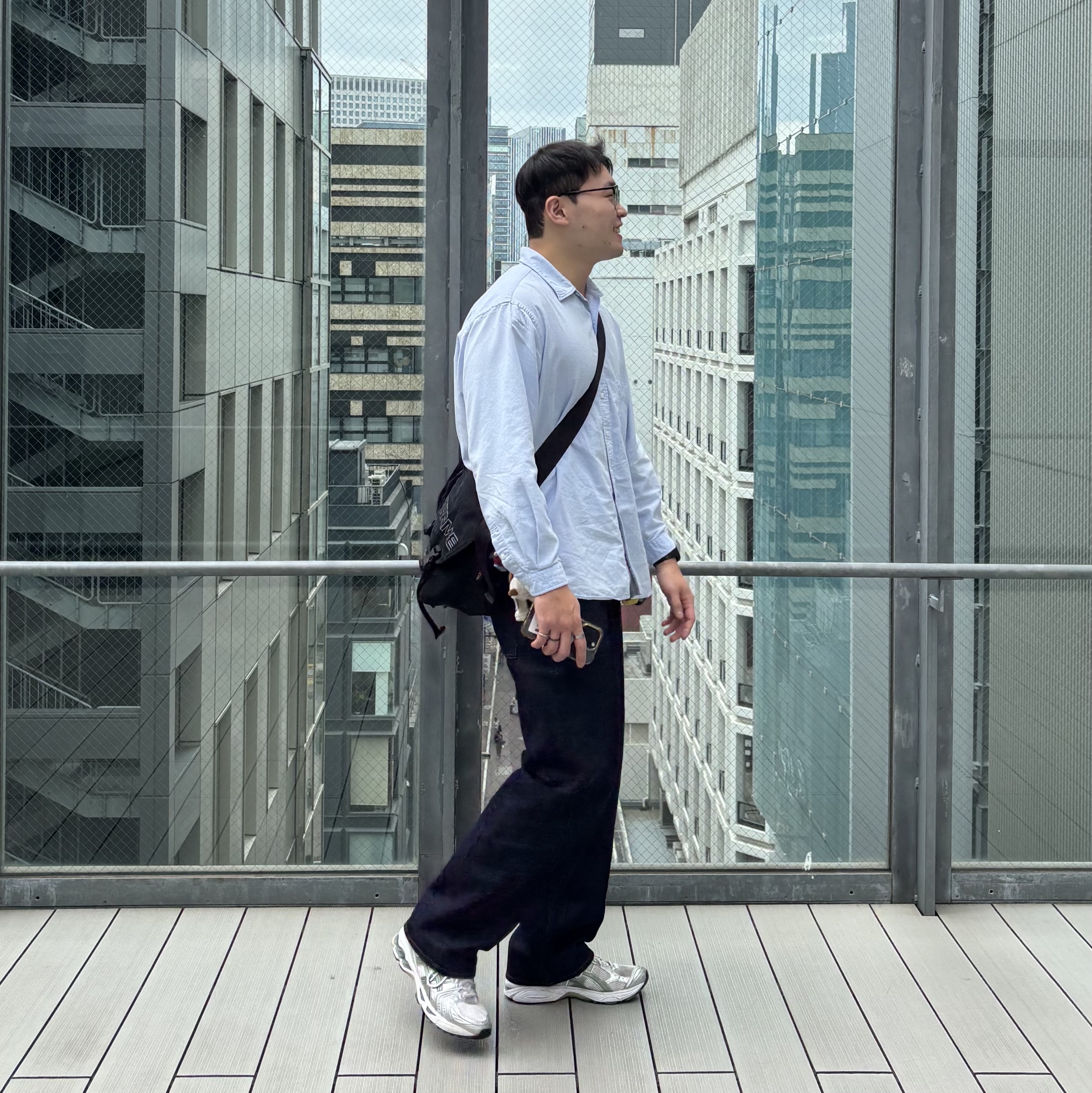 Supreme Denim Messenger Bag Black - 25FW, Asics Gel-Kayano 14 White Slate Grey 착용 스타일