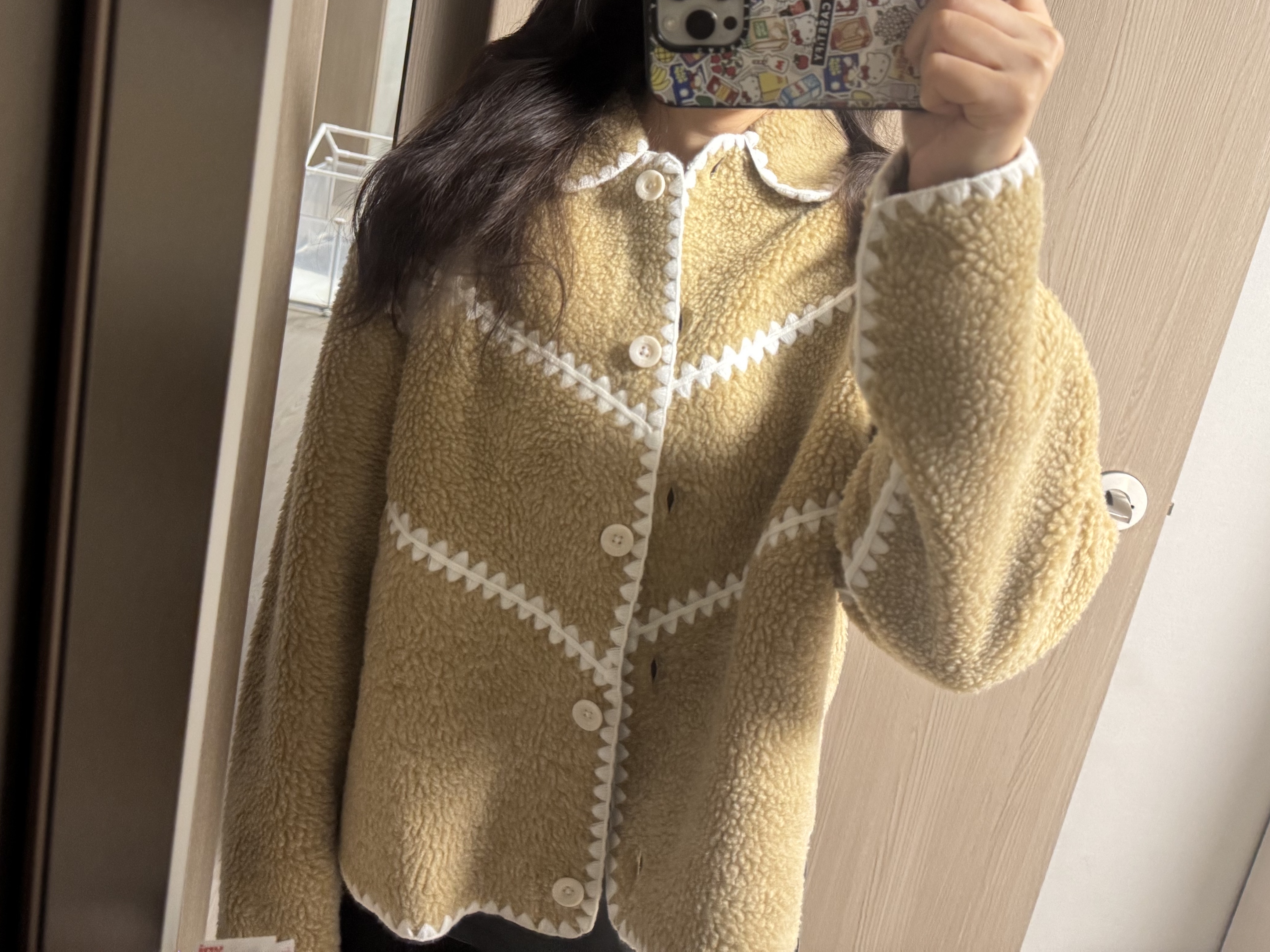 (W) UGG Ellison UGGfluff Shell Jacket Sand Heather 착용 스타일