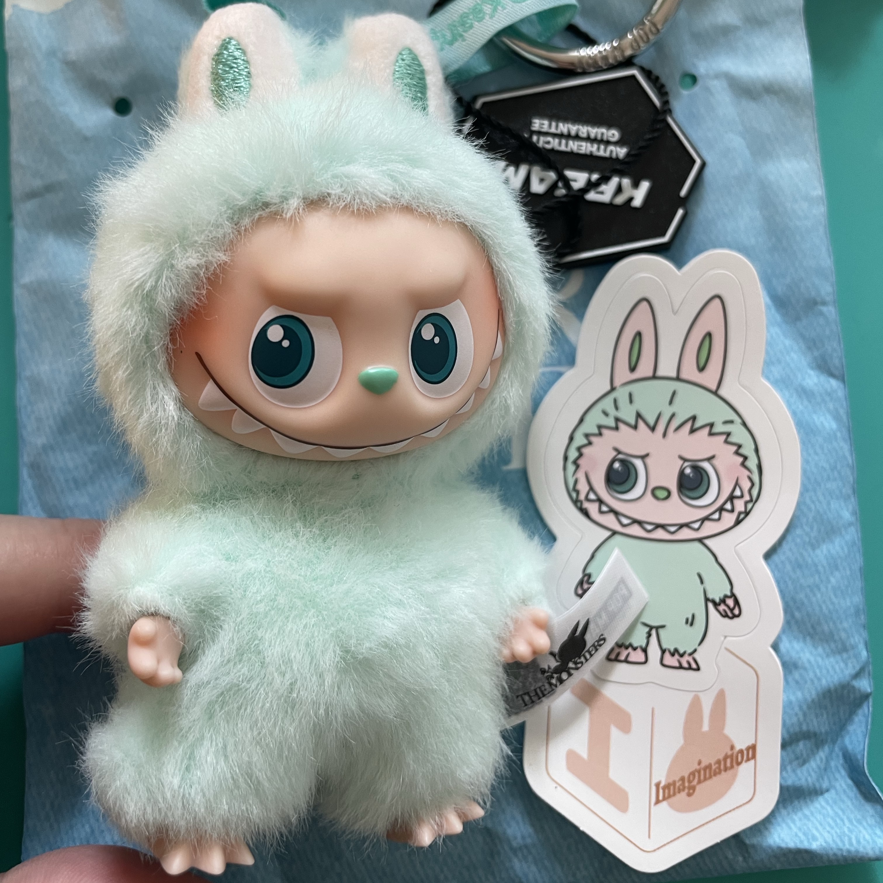 Pop Mart Labubu The Monsters Pin For Love Series Vinyl Plush Pendant (A-M) I (Opened Case) 착용 스타일