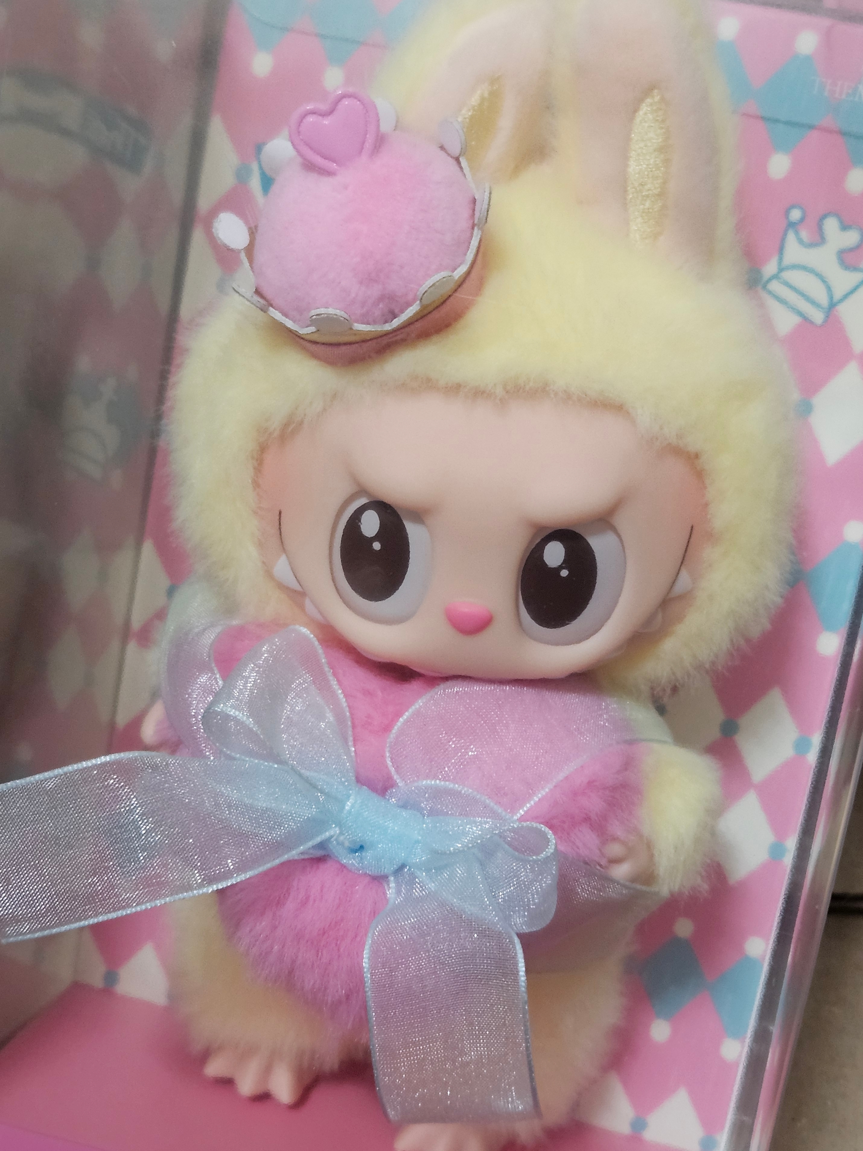 Pop Mart The Monsters Checkmate Series Plush Keyring 착용 스타일