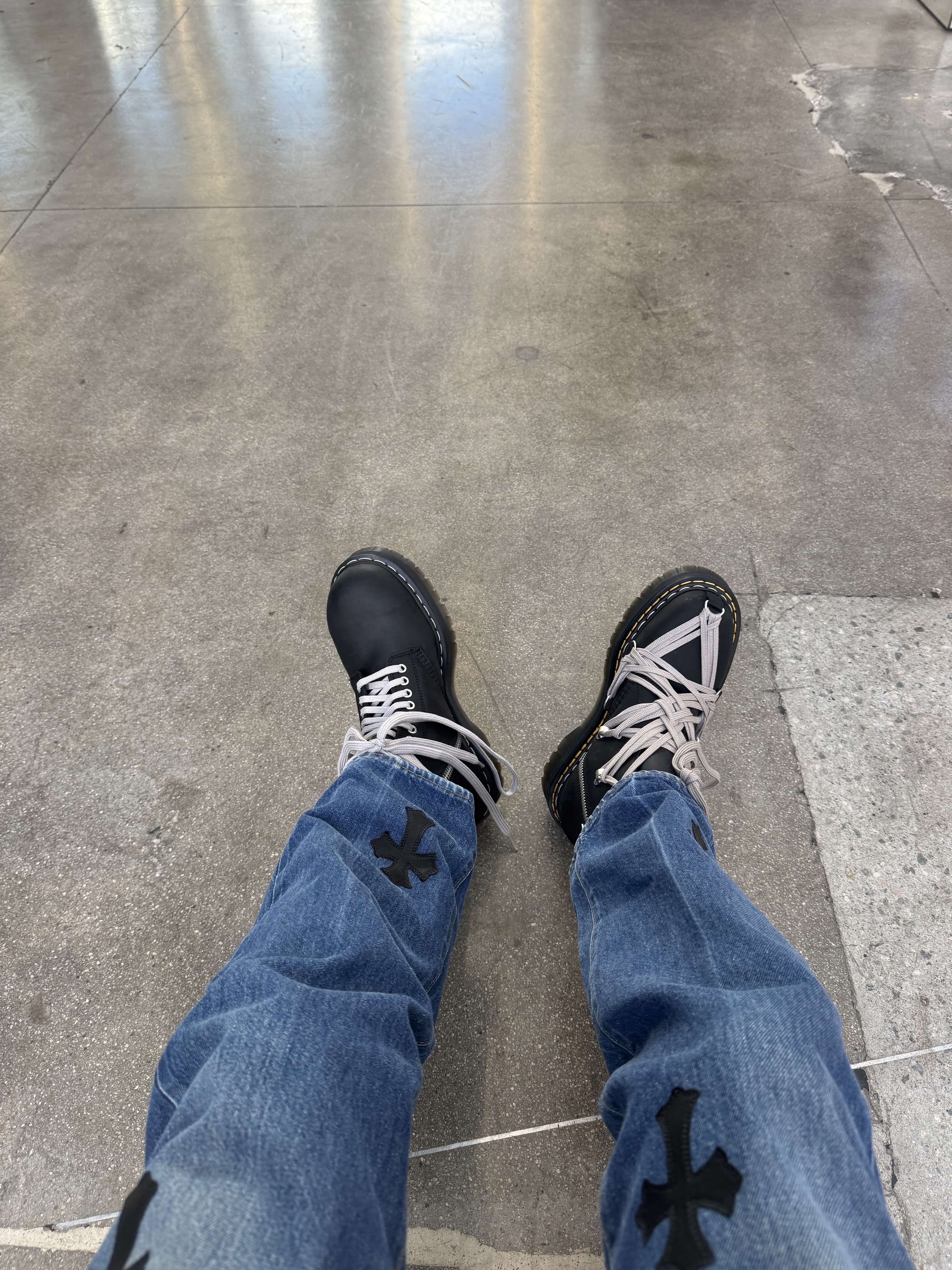 Dr. Martens x Rick Owens 1B60 Quad Sole Pentalace Boots Black, Dr. Martens x Rick Owens Quad Sole Steel Toe Boots Black 착용 스타일 - 7