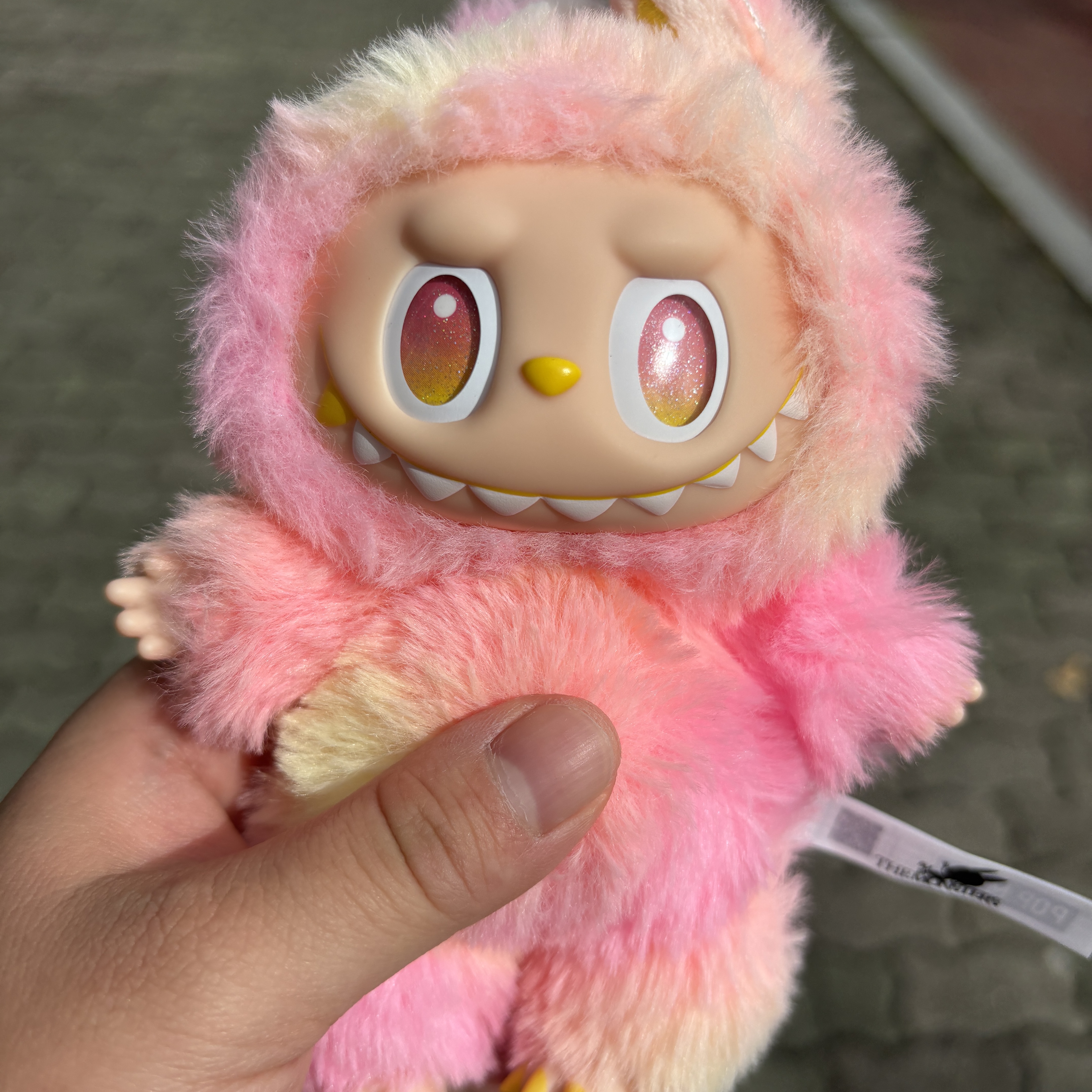 Pop Mart Labubu The Monsters Highlight Series Sealed Case (1 Blind Box) 착용 스타일