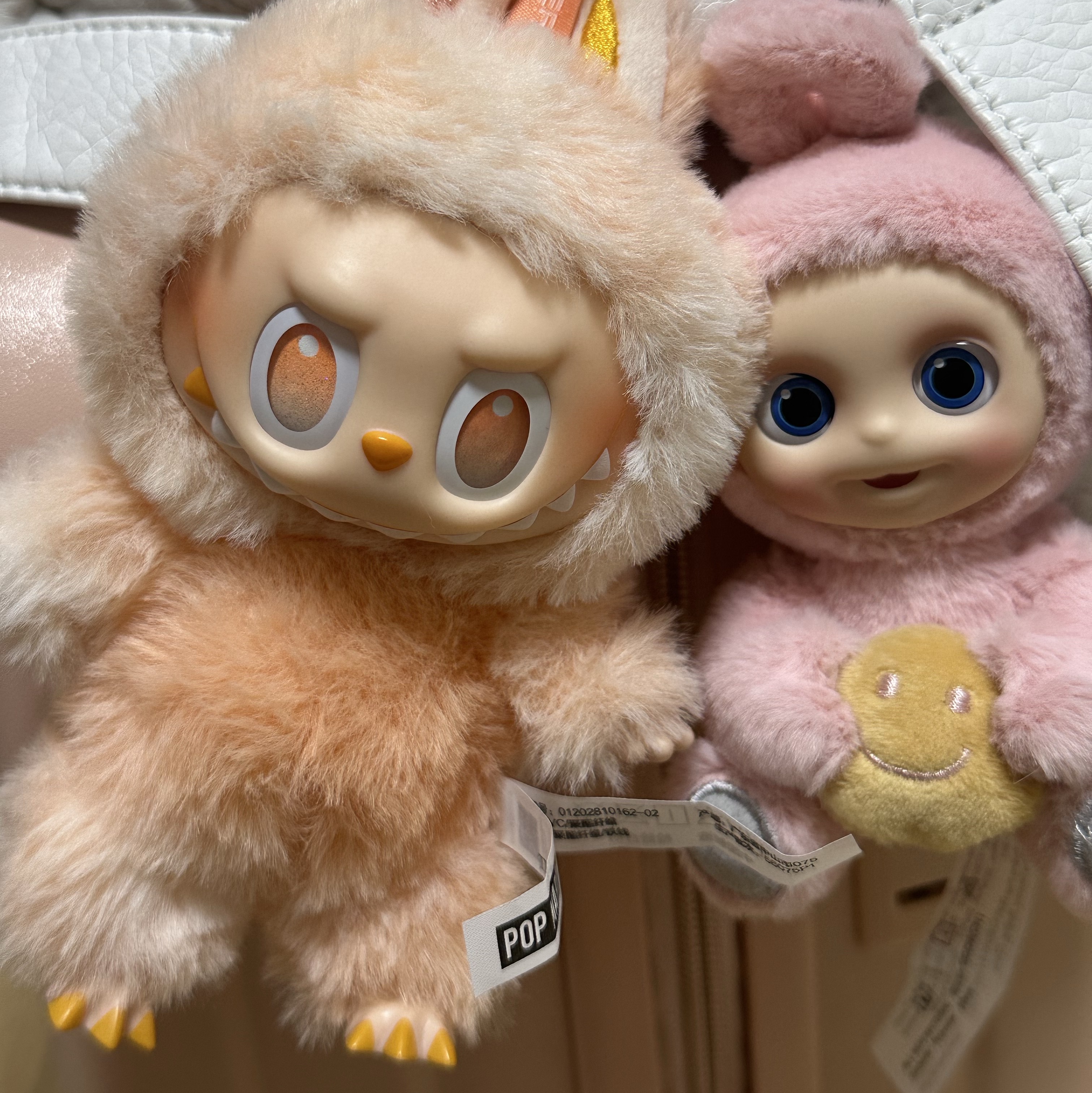Pop Mart Labubu The Monsters Highlight Series Happiness Keyring (Opened Case), Pop Mart Teletubbies Say Hello Series Figures Sealed Case Po's Caramel Toast (Opened Case) 착용 스타일