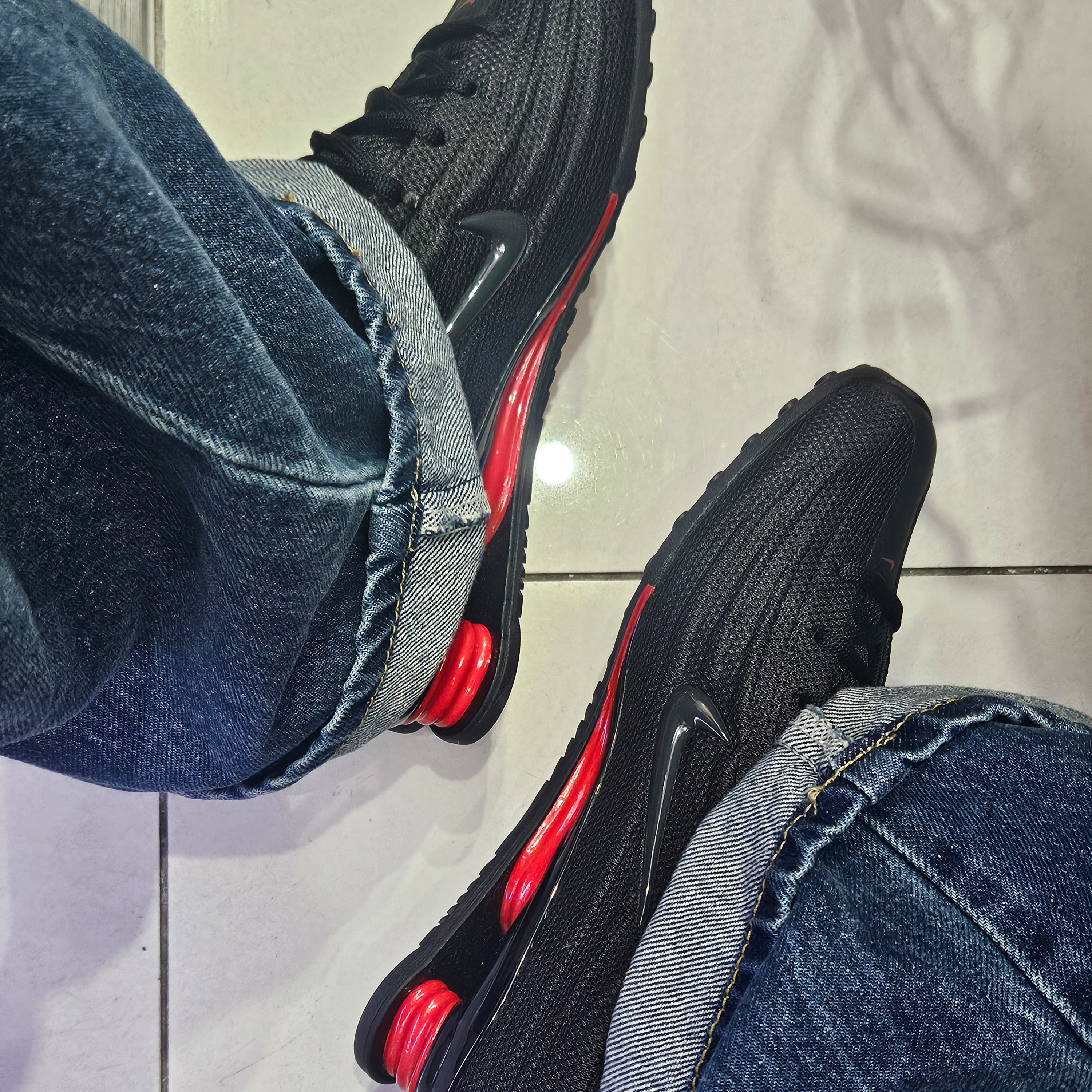 (W) Nike Shox Z Black University Red 착용 스타일