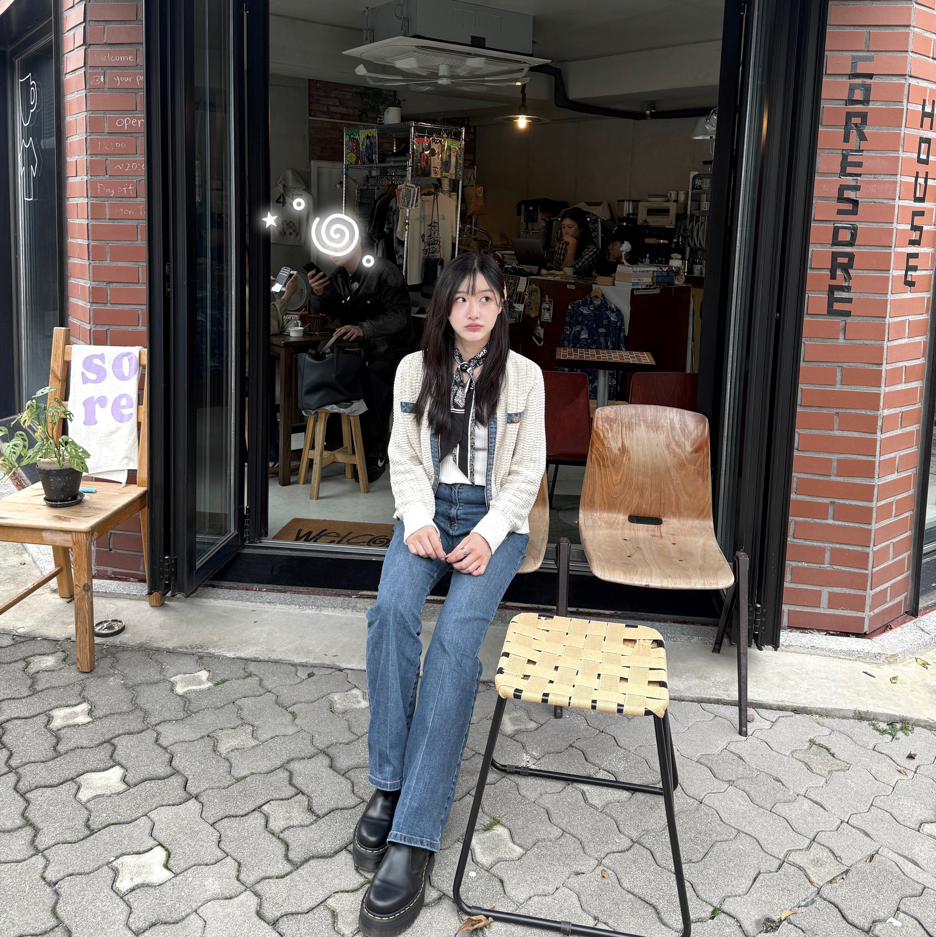 Dr. Martens Women Jadon Boot Smooth Leather Platforms Black, (W) Celine Large Snap Hair Clip in Acetate and Steel Nude Gold 착용 스타일 - 1