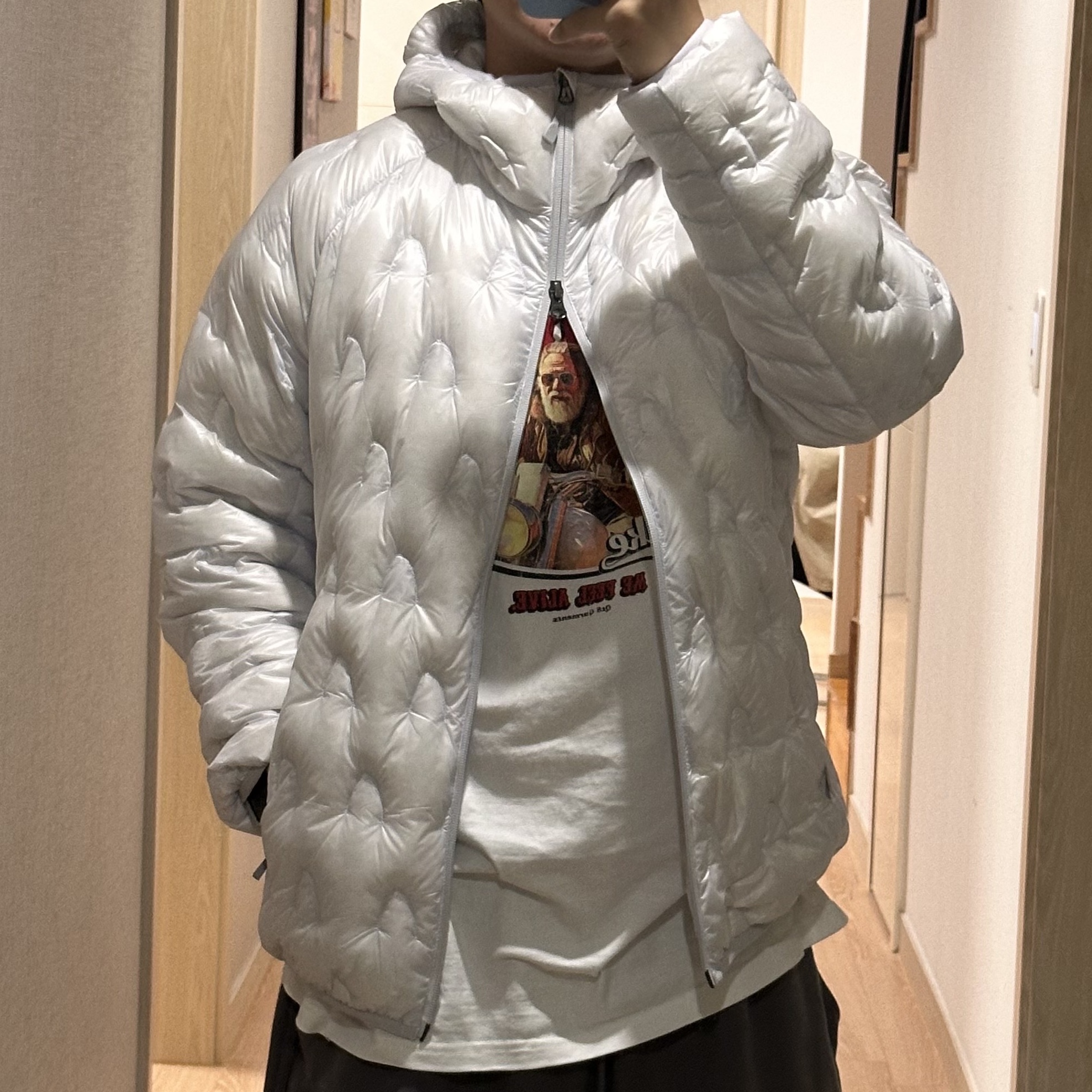 SIERRA DESIGNS Halfdome Lightweight Goose Down Hooded Jacket Light Grey 착용 스타일 - 3