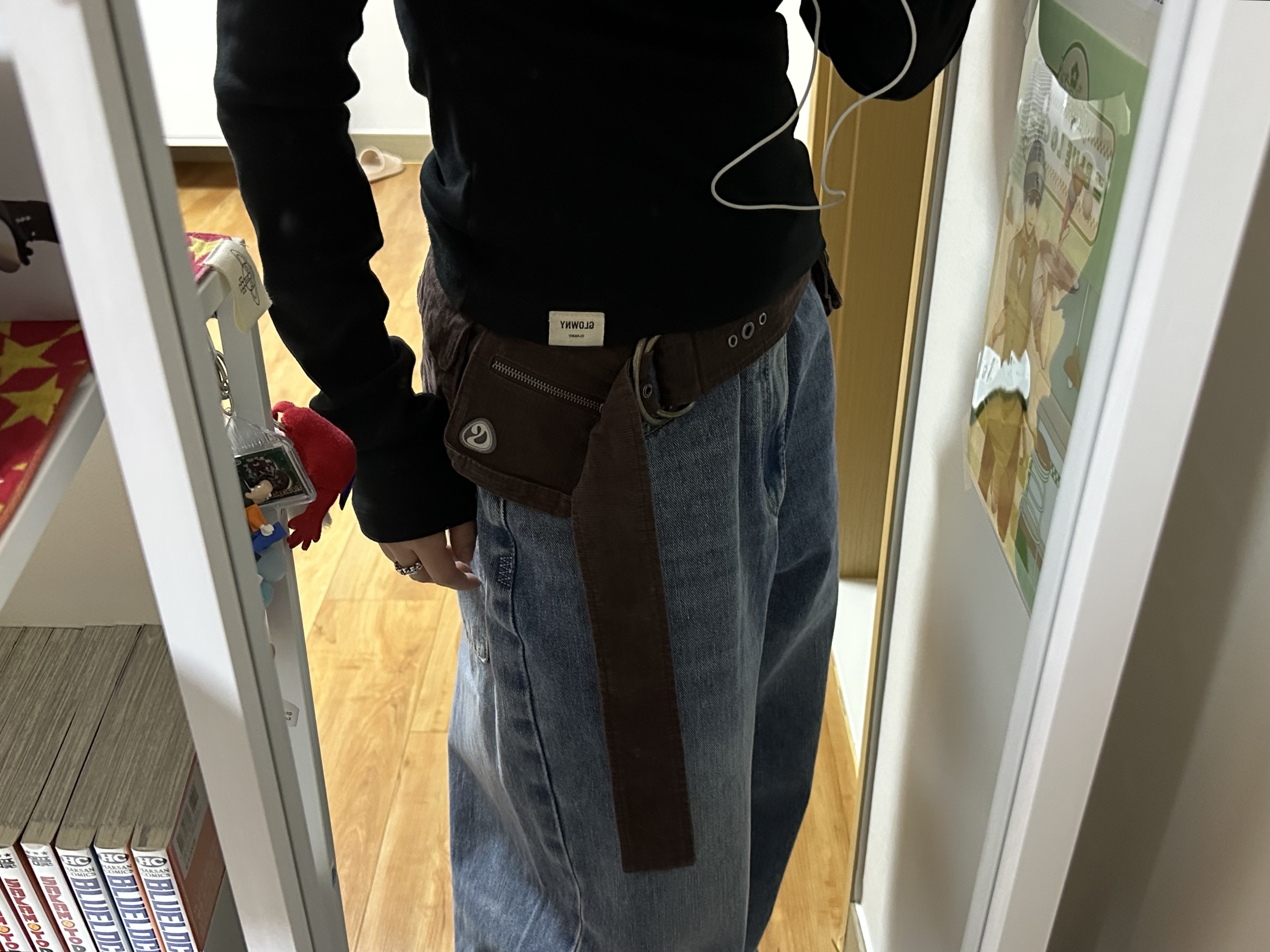 COYSEIO Cotton Belt Bag Wine, COYSEIO W Stitch Denim Pants Blue 착용 스타일 - 1