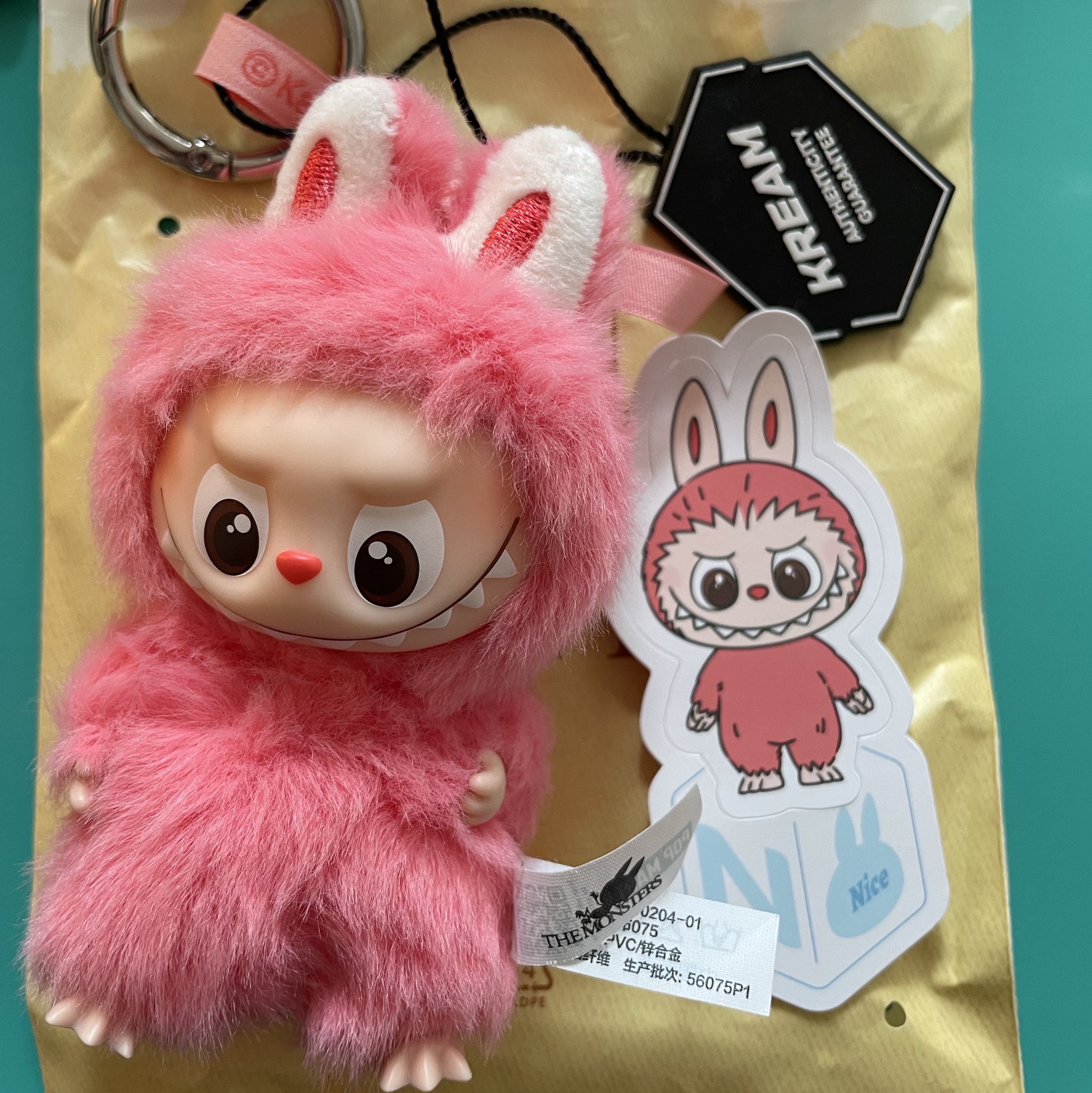 Pop Mart Labubu The Monsters Pin For Love Series Vinyl Plush Pendant (N-Z) N (Opened Case) 착용 스타일
