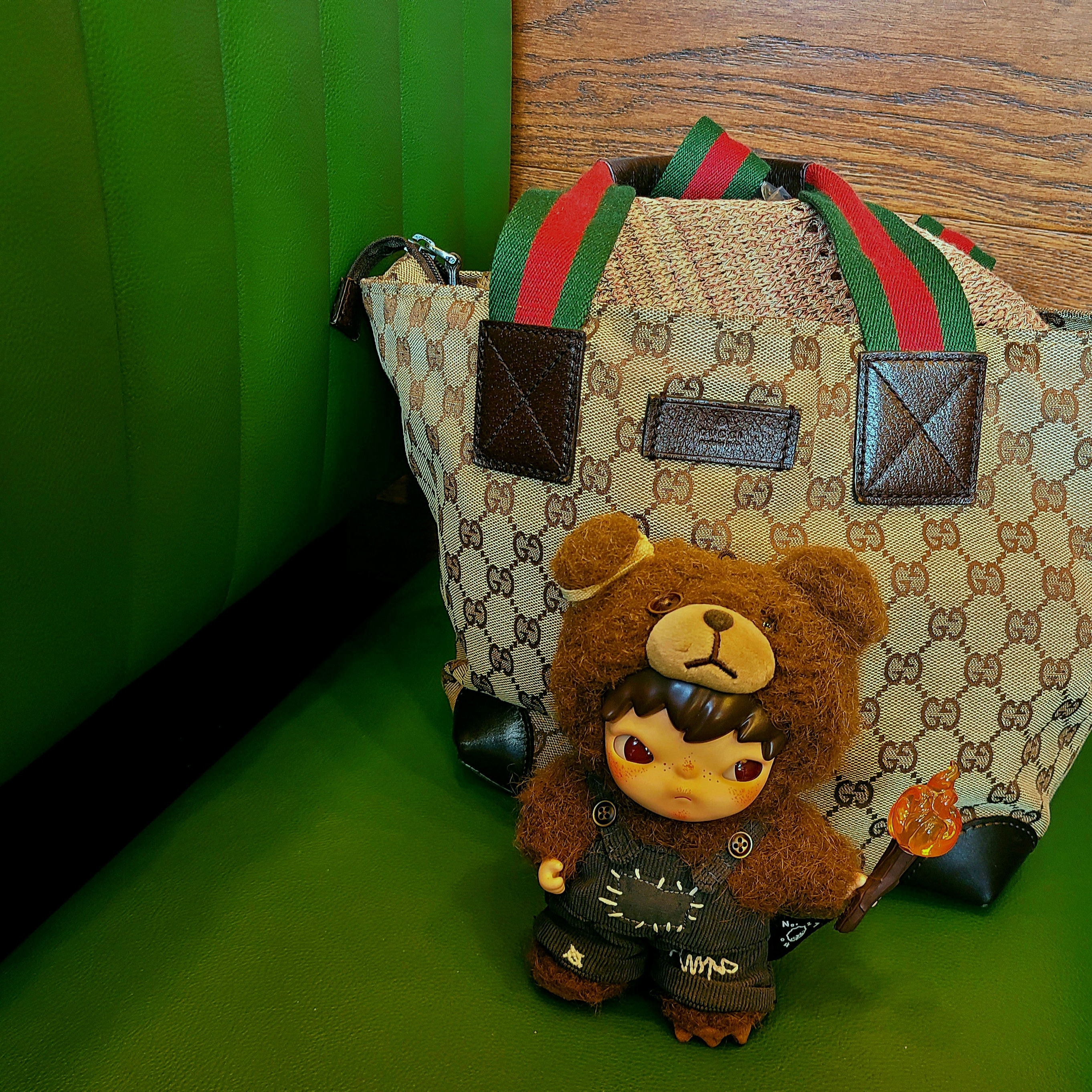 Pop Mart Hirono Living Wild-Fight For Joy Plush Doll, Fuggler Splodge Keyring Brown 착용 스타일 - 1