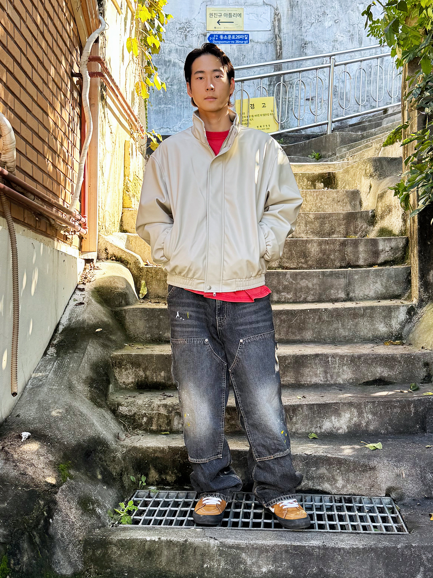 QT8 GARMENTS Synthetic Leather Hidden Jacket Cream, QT8 GARMENTS Painted Double Knee Washed Pants Black 착용 스타일 - 1