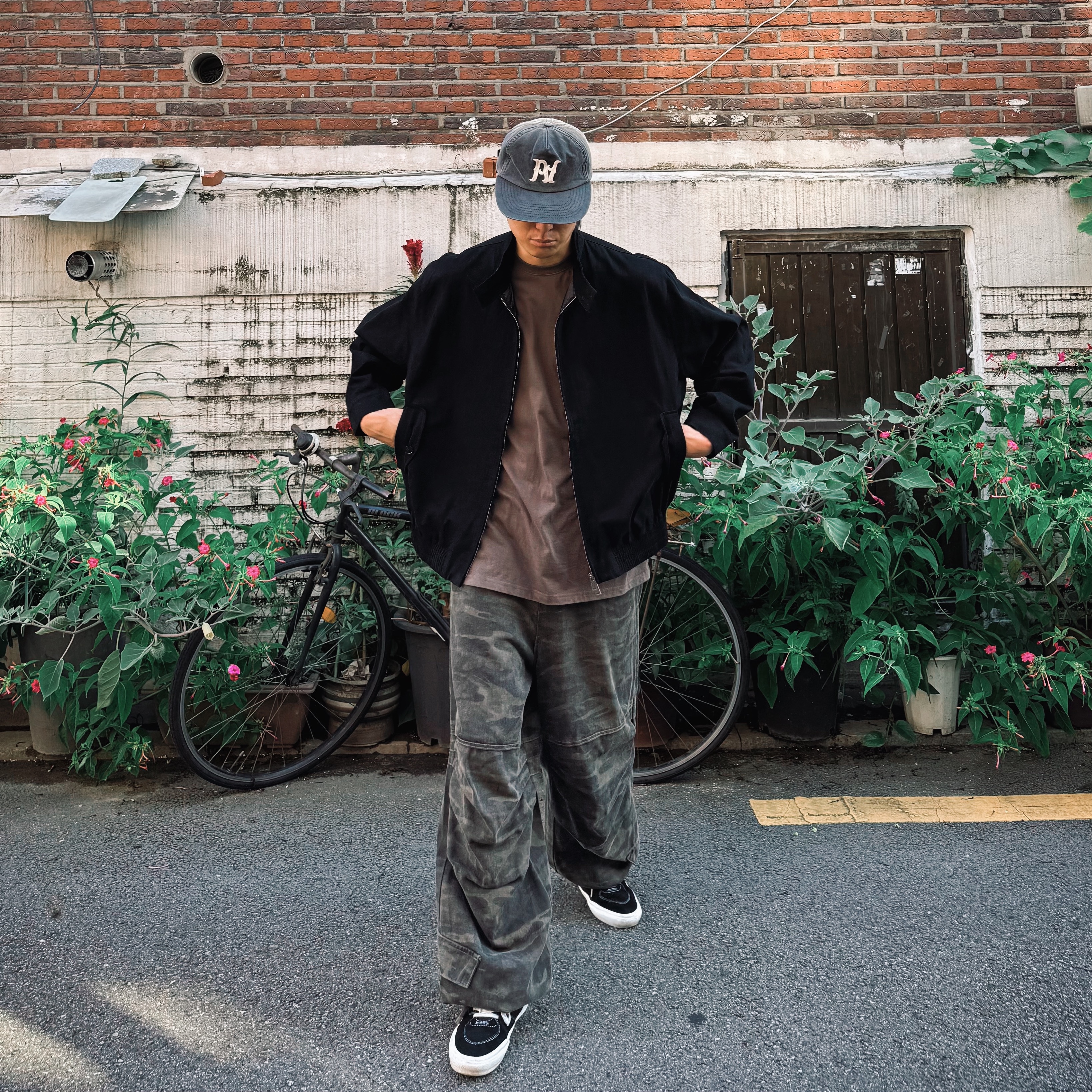 Vans Skate Half Cab Black 착용 스타일 - 2