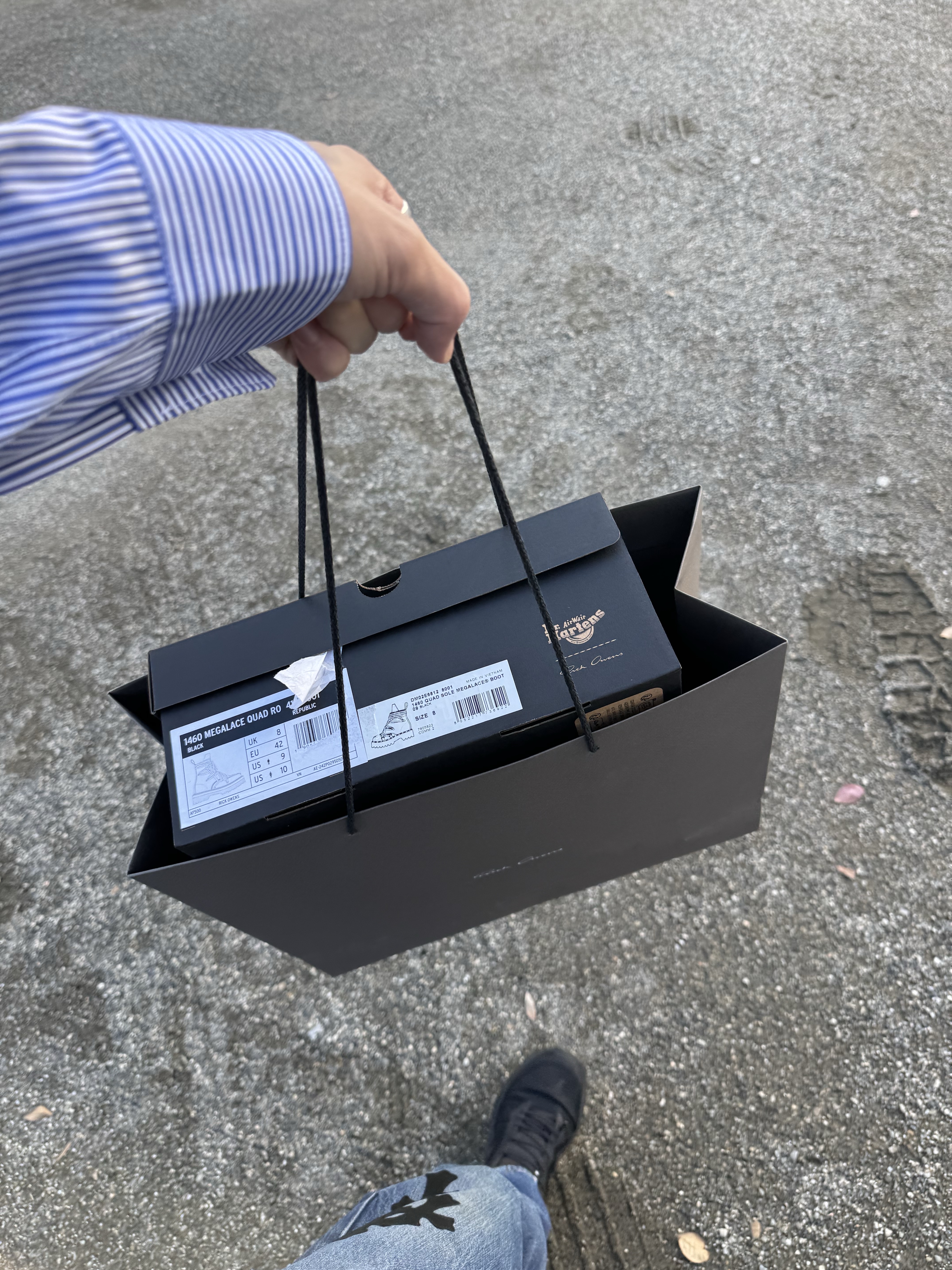 Dr. Martens x Rick Owens 1B60 Quad Sole Pentalace Boots Black, Dr. Martens x Rick Owens Quad Sole Steel Toe Boots Black 착용 스타일 - 9