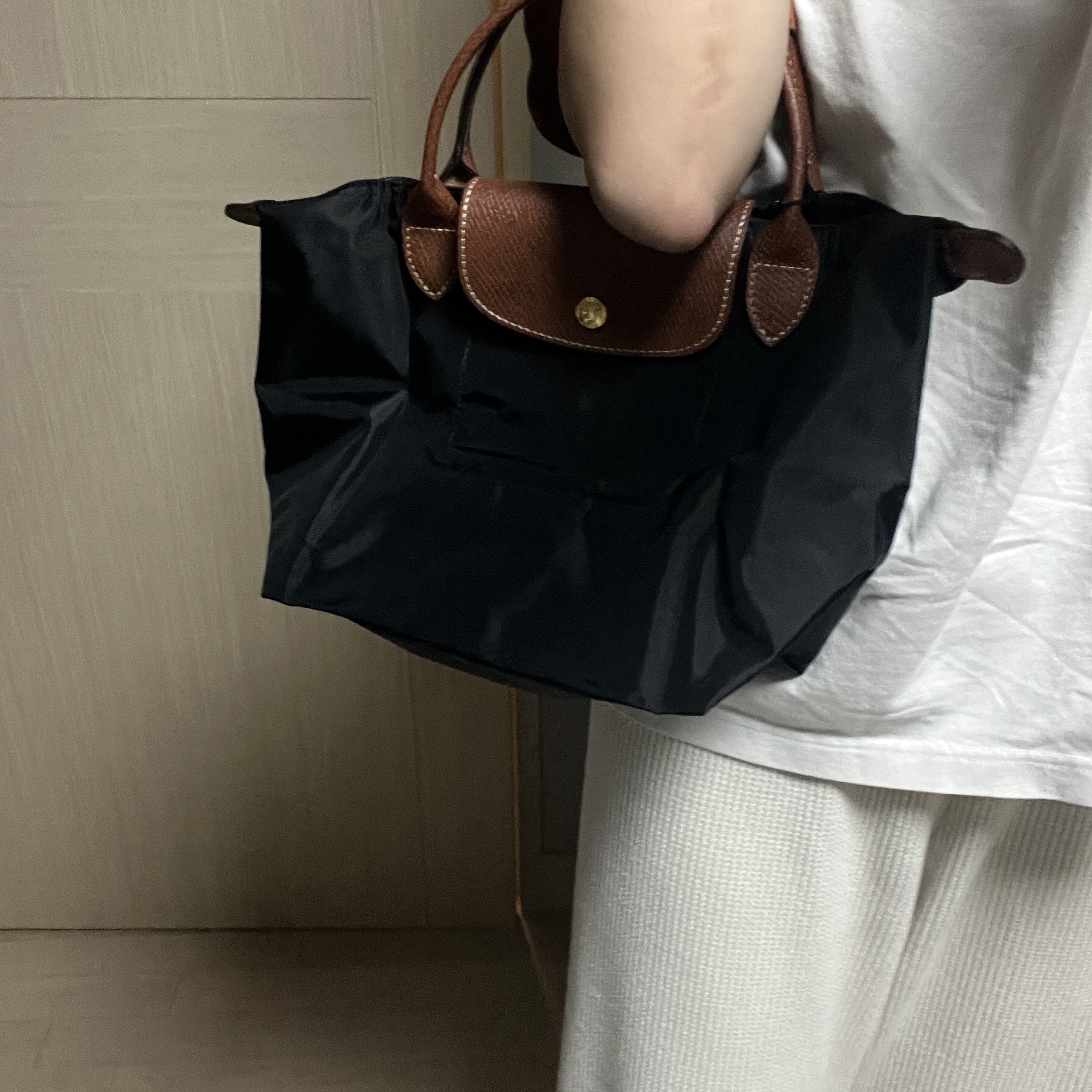 Longchamp Le Pliage Original Handbag S Black 착용 스타일