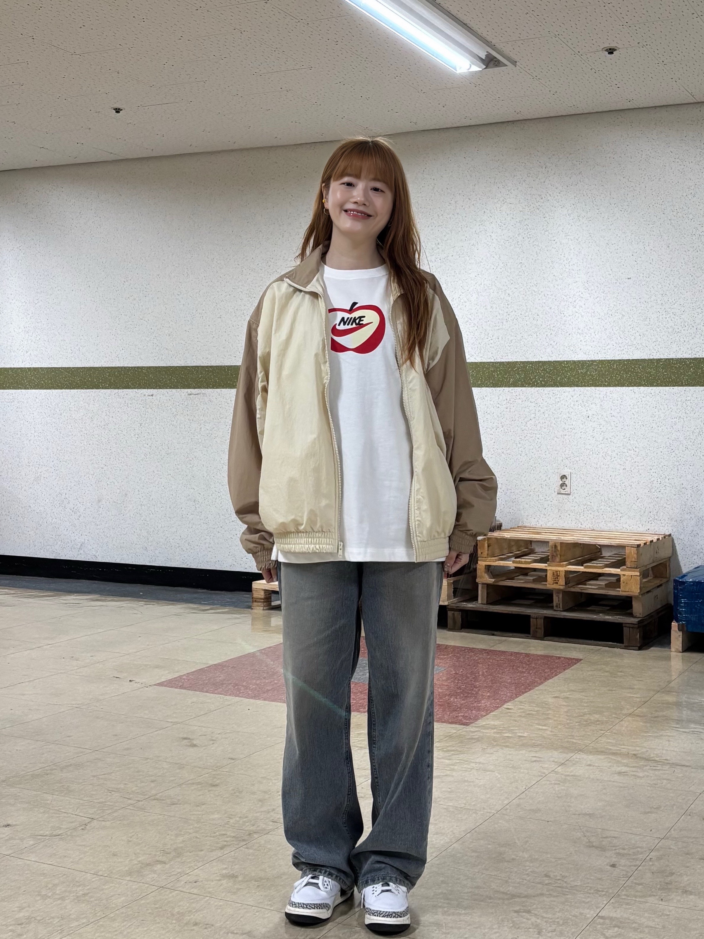Nike Club Oversized Woven Track Jacket Light Khaki Parachute Beige - Asia, (GS) Jordan 3 Retro Animal Icon 착용 스타일 - 5
