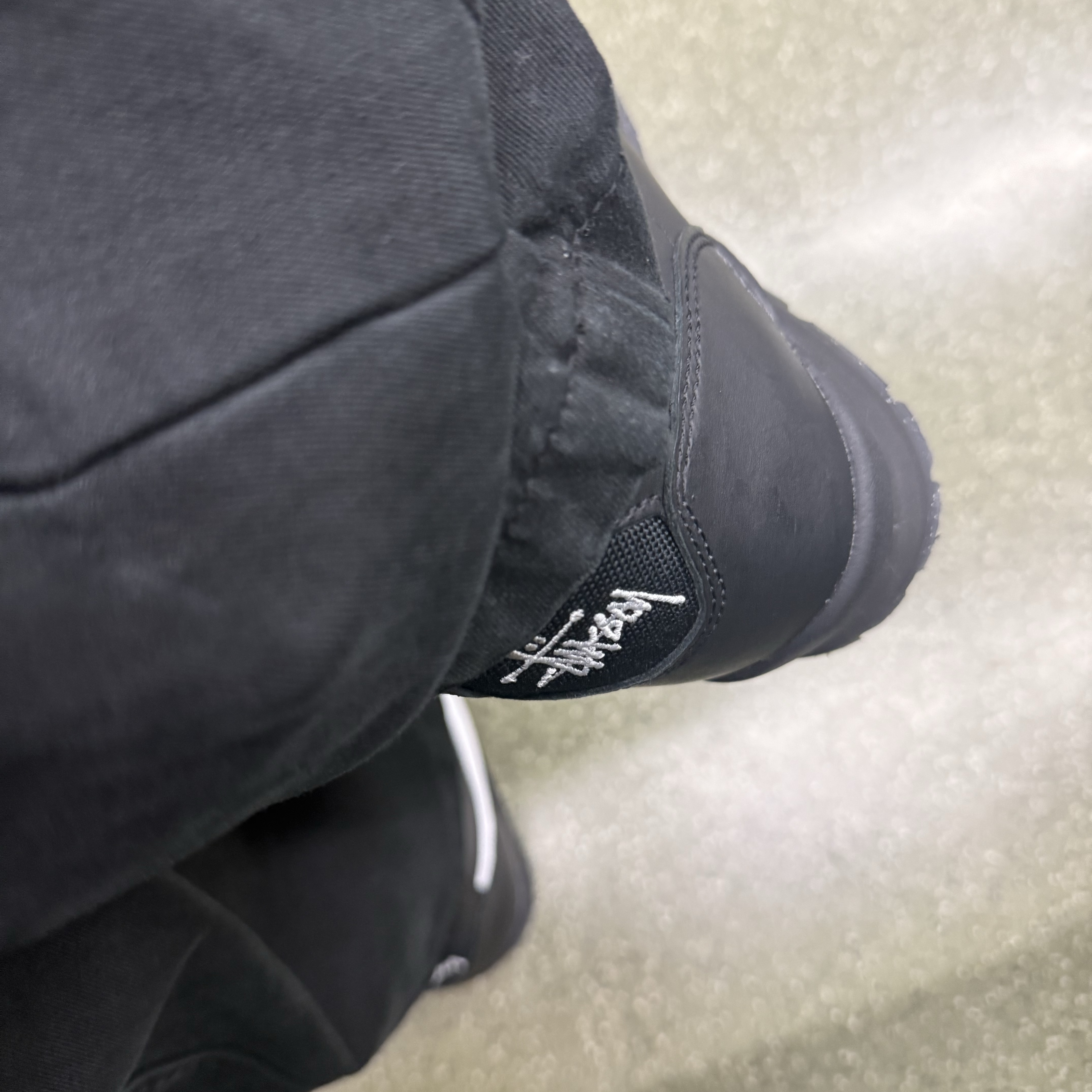 Nike x Stussy Air Baltoro Black and White 착용 스타일 - 2