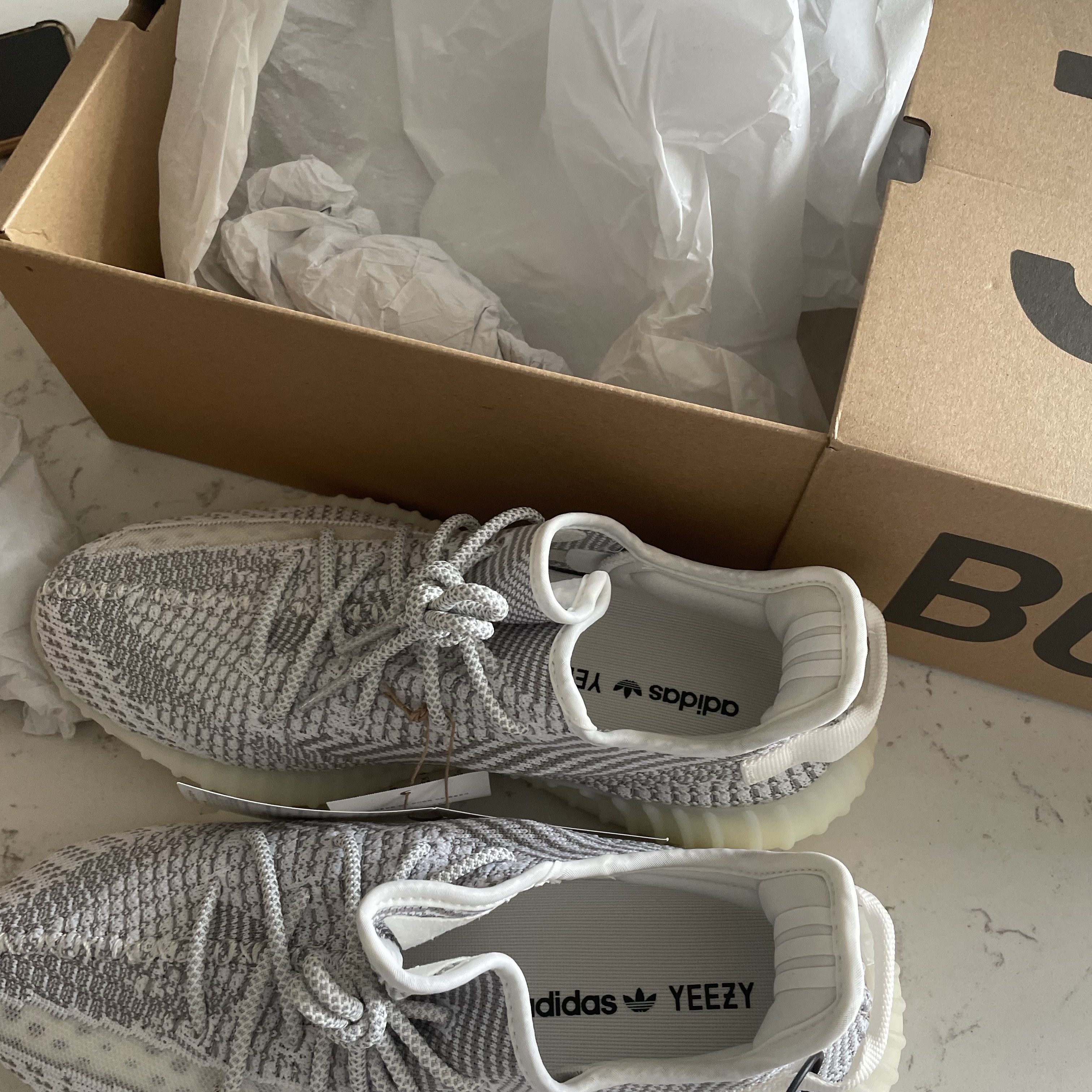 Adidas Yeezy Boost 350 V2 Static 2023 착용 스타일