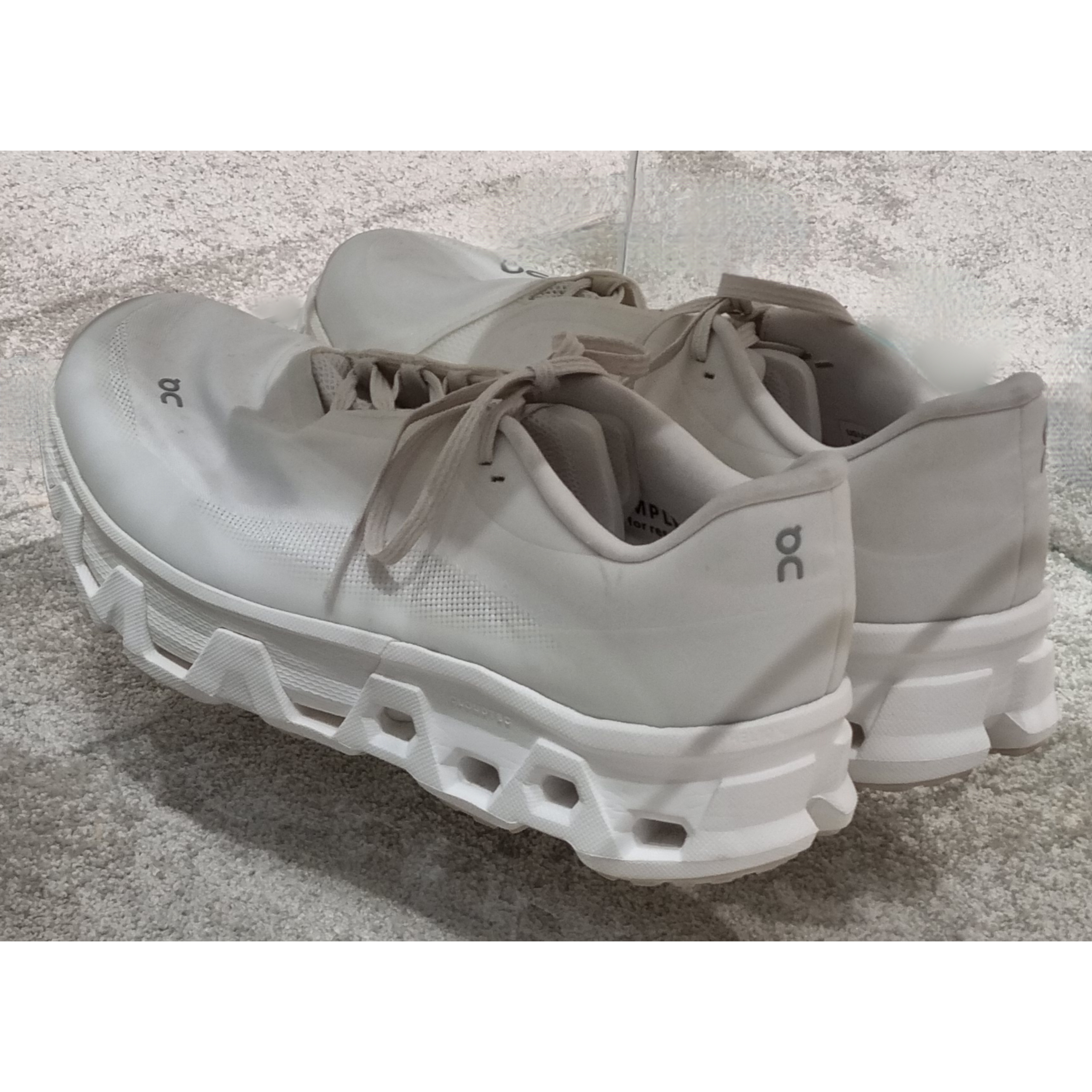 On Running x Post Archive Faction (Paf) Cloudmonster Hyper White 착용 스타일