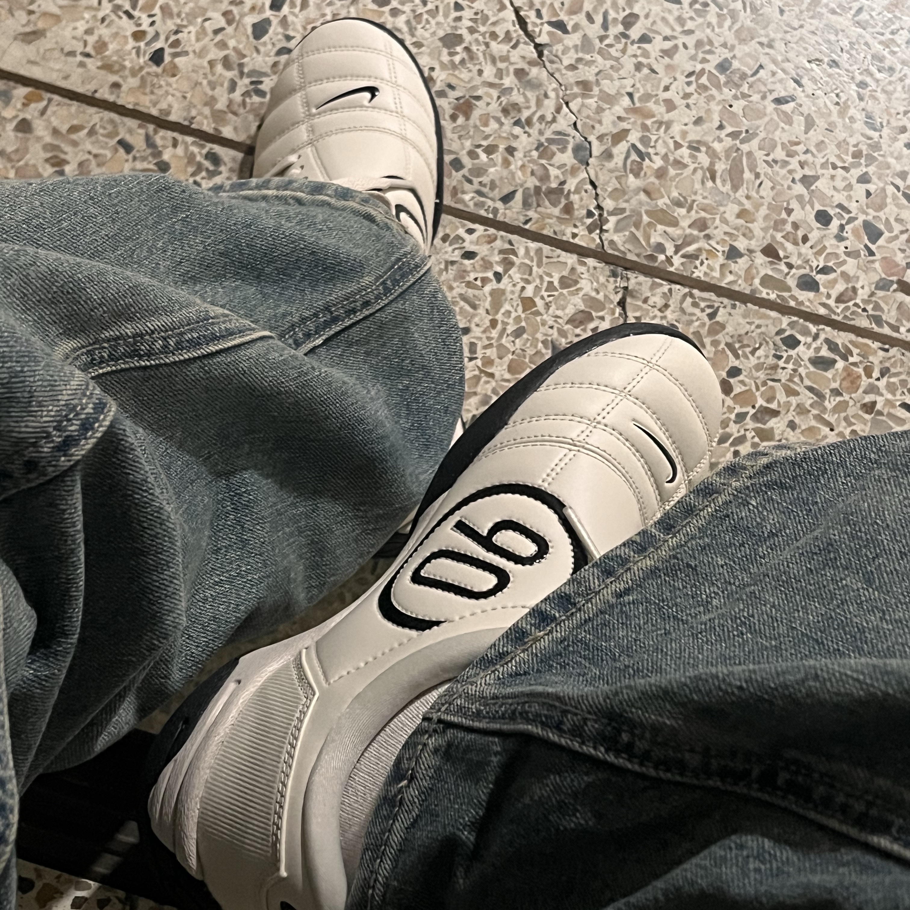 Nike Total 90 III SP Light Orewood Brown Black 착용 스타일 - 1
