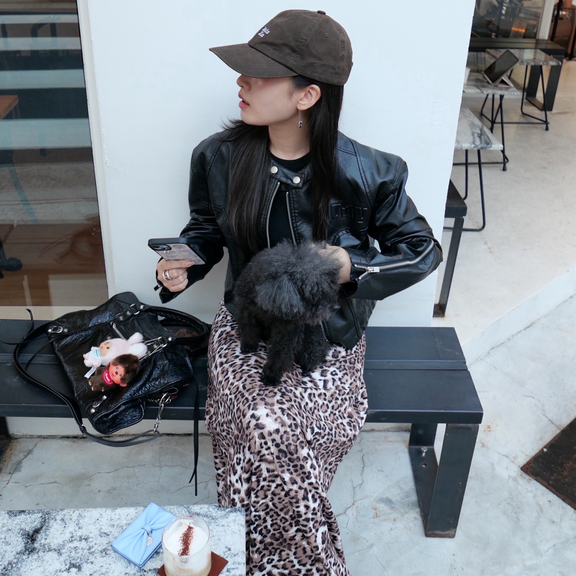 Balenciaga Le City Medium Bag Black Silver, Monchhichi Chimutan Keychain Pink 착용 스타일 - 2