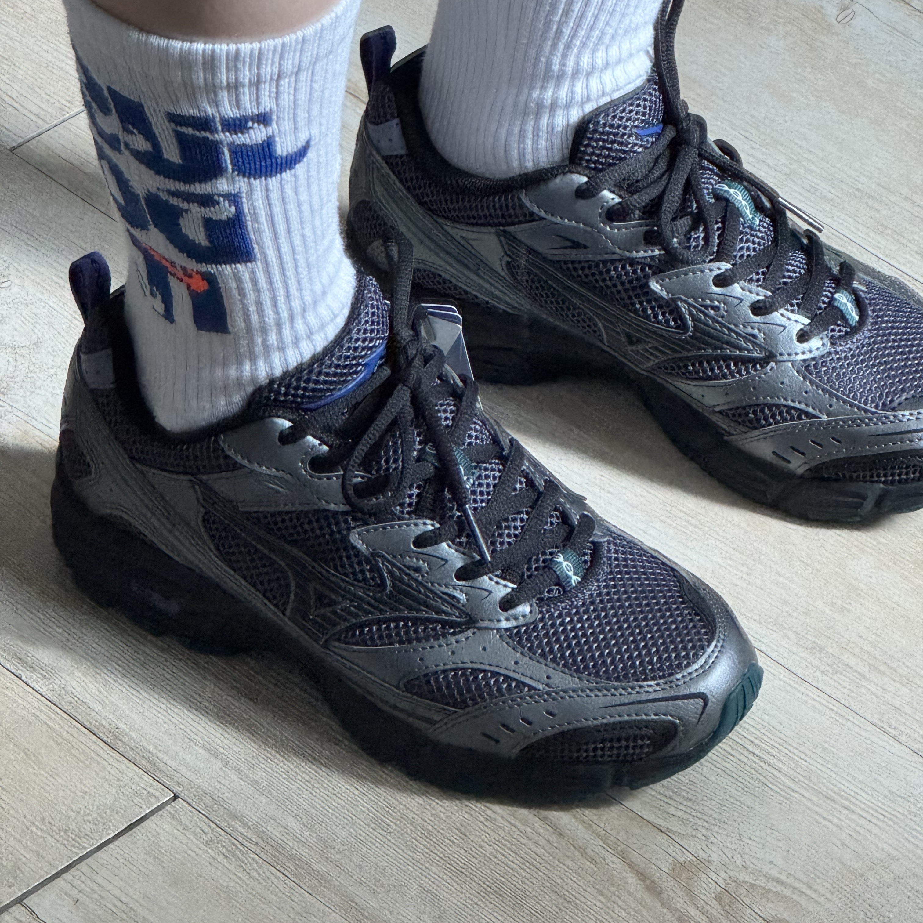 Mizuno MXR Odyssey Gray Black Deep Teal 착용 스타일 - 2