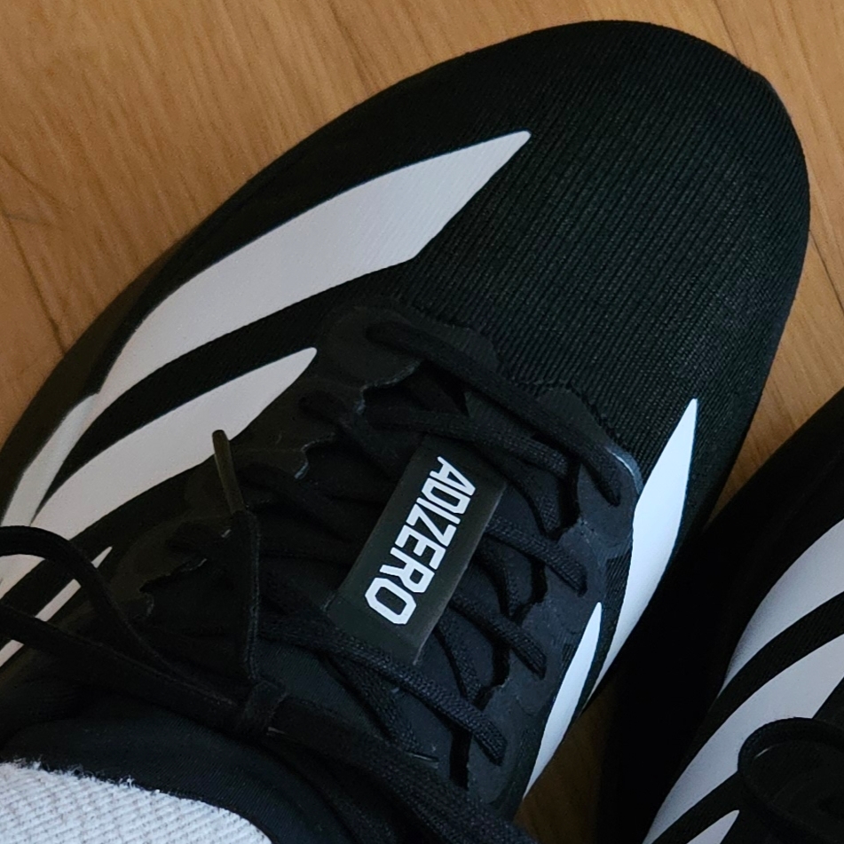 Adidas Adizero EVO SL Core Black Cloud White 착용 스타일 - 1