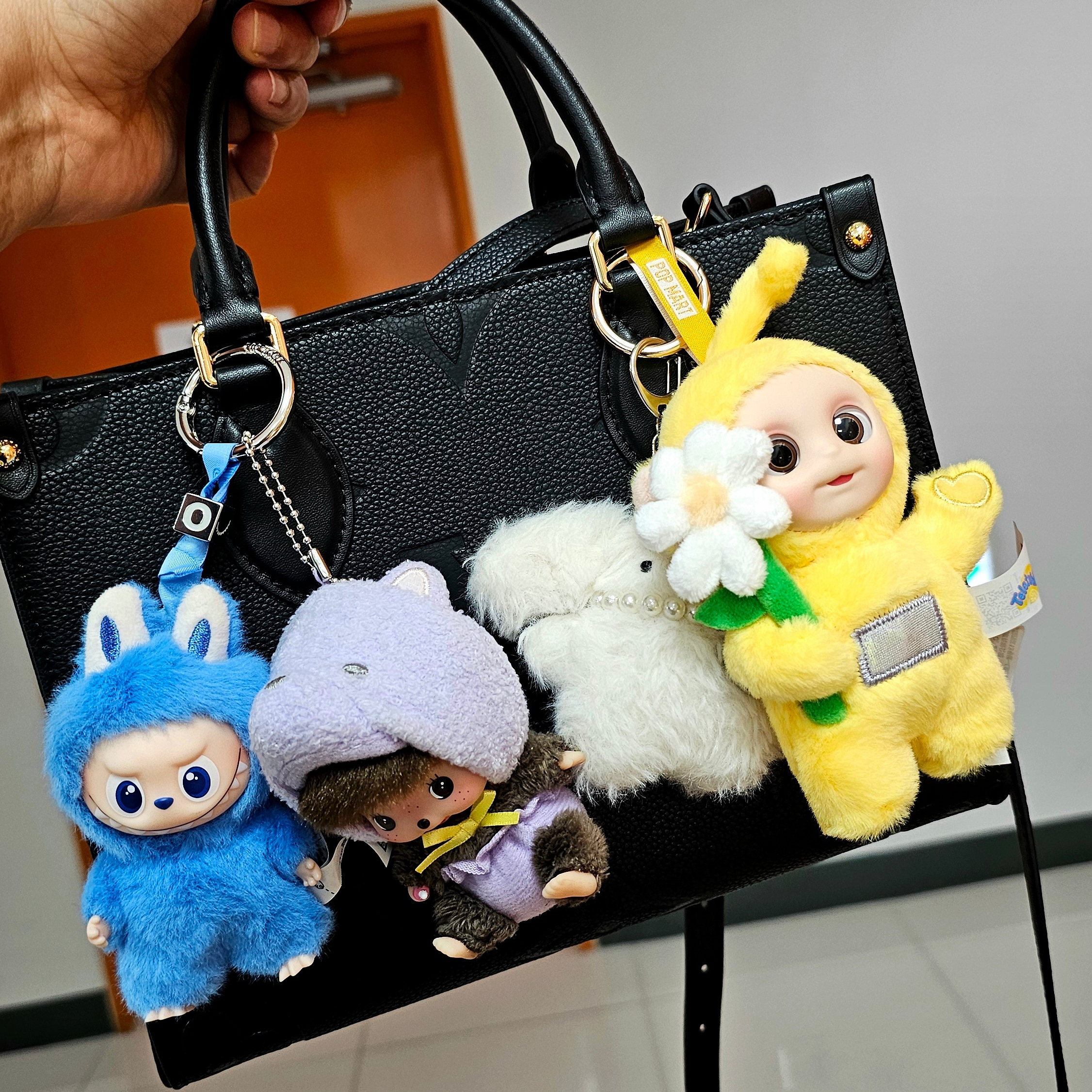 Pop Mart Teletubbies Say Hello Series Figures Sealed Case (1 Blind Box), Monchhichi Animal Bebichhichi SS Cat Key Chain Purple 착용 스타일