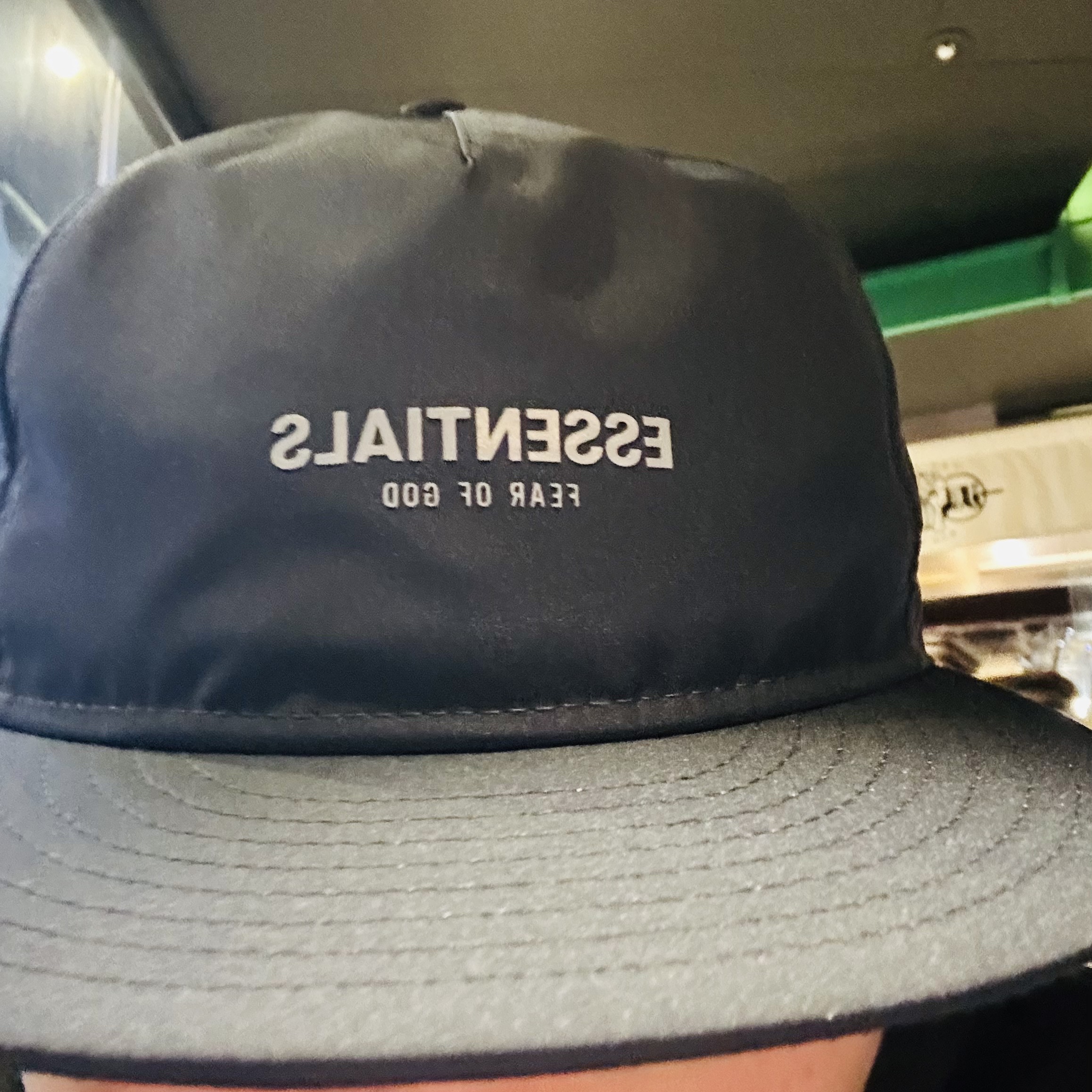 Essentials x New Era Retro Crown Strapback Navy 착용 스타일