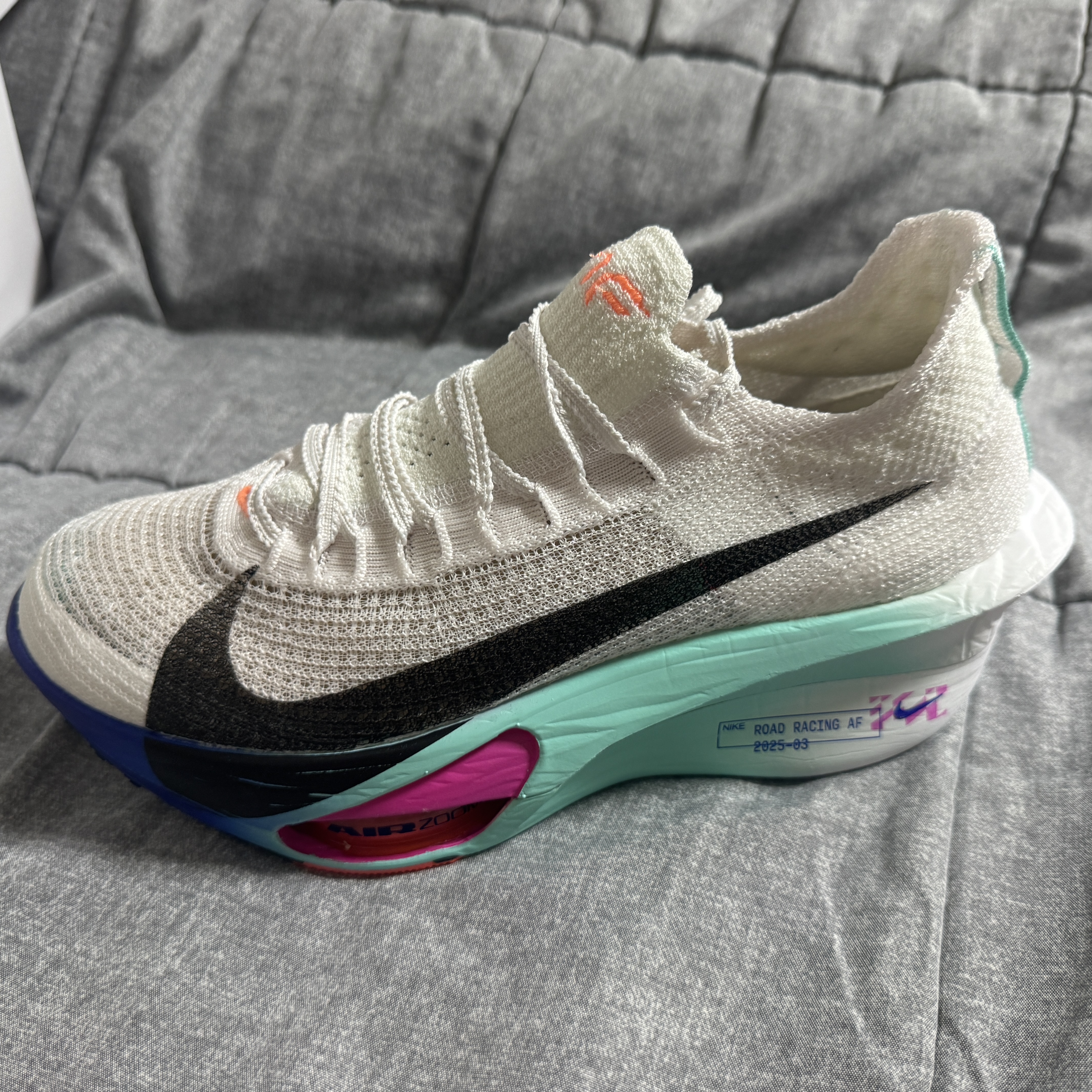Nike Air Zoom Alphafly Next% 3 White Hyper Turquoise 착용 스타일 - 2
