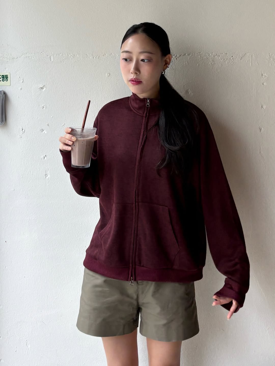 SLOW RECORD HOUSE Track Zip-Up Cardigan Red 착용 스타일 - 4