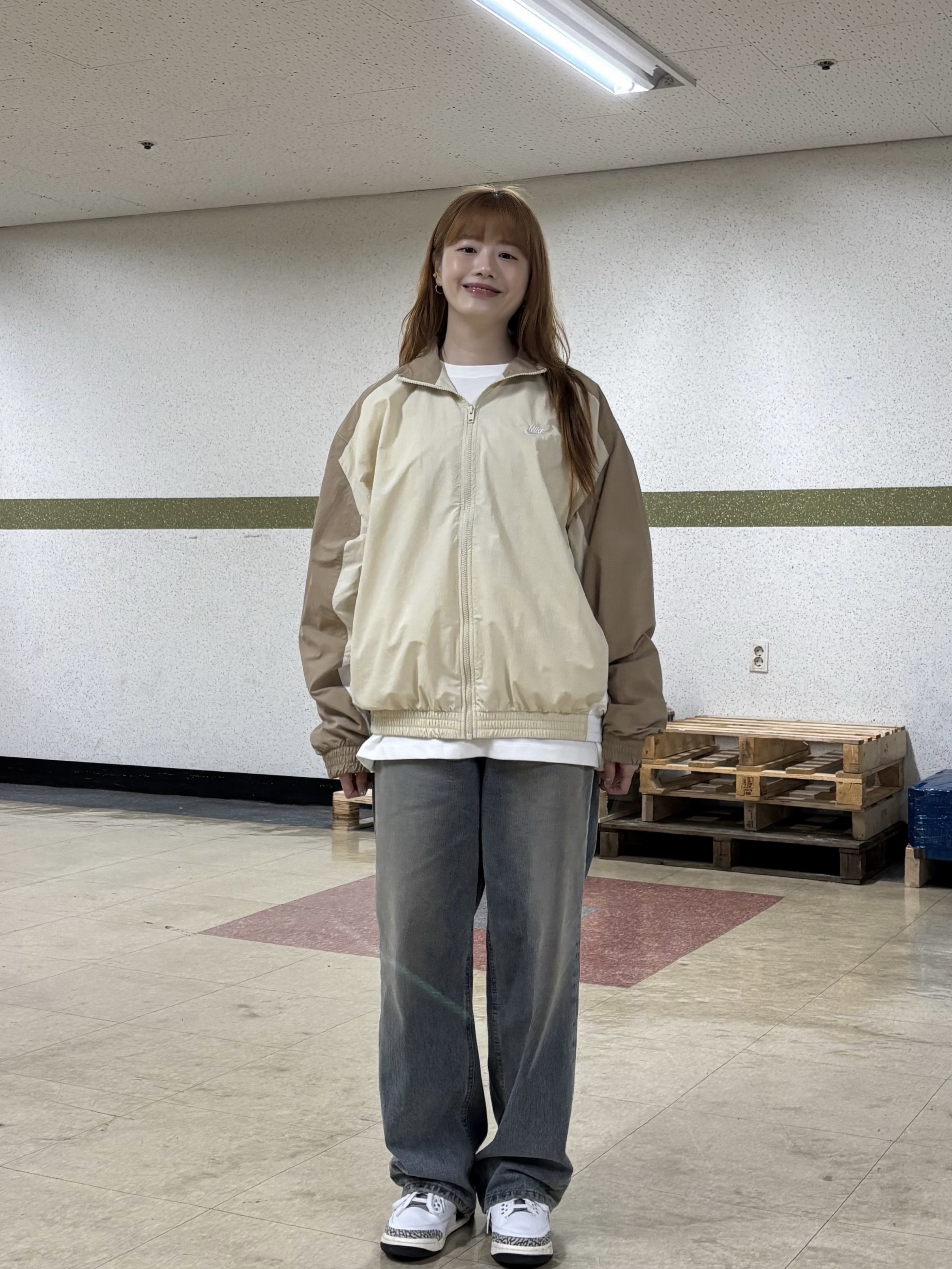 Nike Club Oversized Woven Track Jacket Light Khaki Parachute Beige - Asia, (GS) Jordan 3 Retro Animal Icon 착용 스타일 - 6