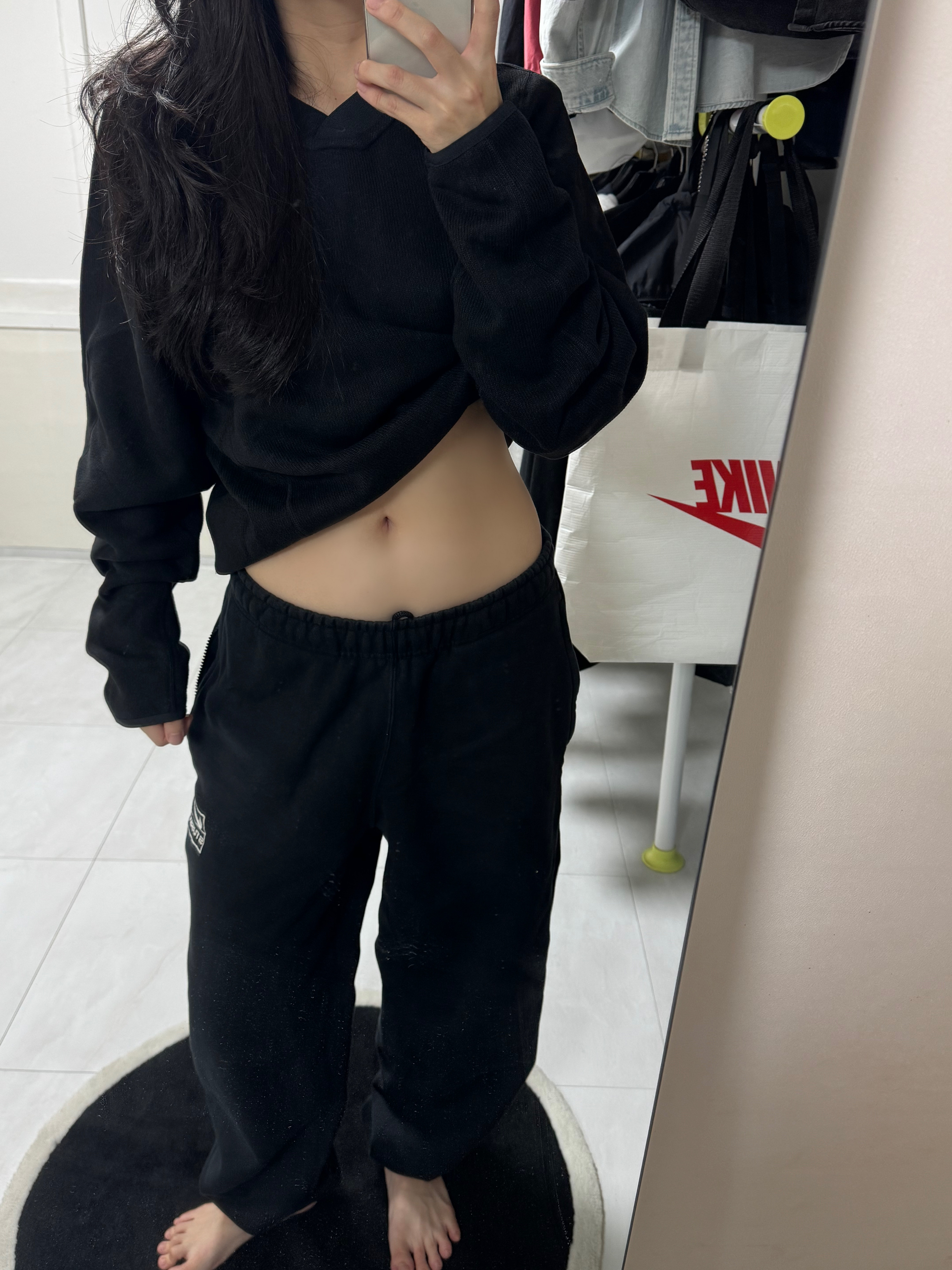 Nike x Stussy Washed Fleece Pants Black (FN5235-010), Nike x Stussy Fleece Thermal Black (HQ8528-010) 착용 스타일 - 2