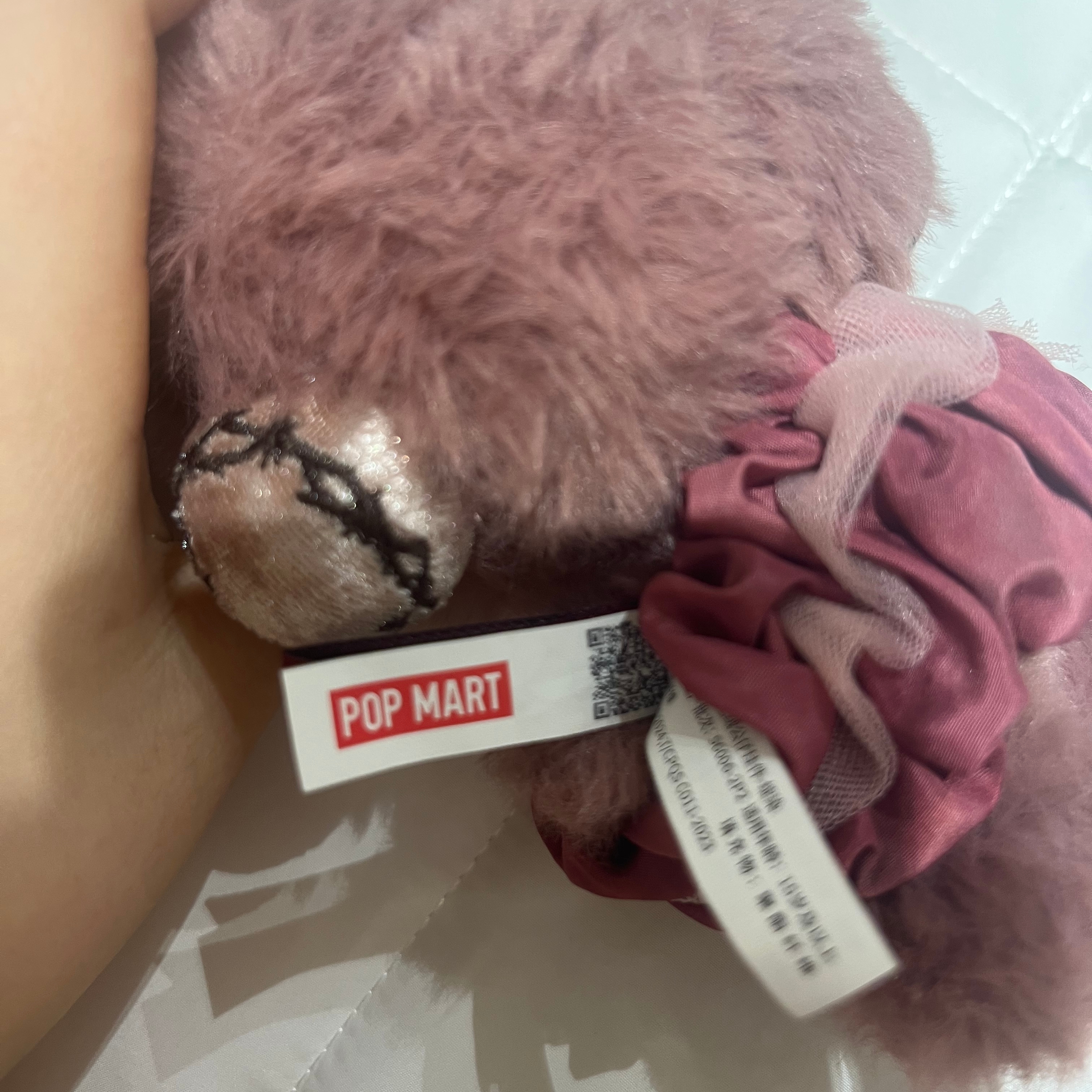 Pop Mart Skullpanda L’Impressionnisme Series Plush Doll (1 Blind Box) 착용 스타일 - 2