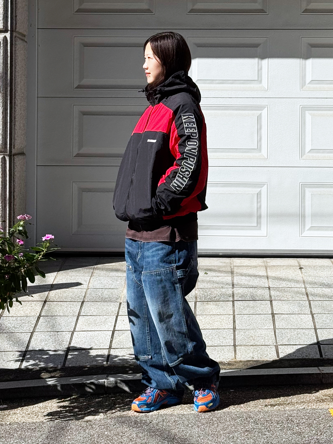 QT8 Garments Retro Hooded Track Jacket Black/Red, QT8 GARMENTS Double Knee Washed Pants Blue 착용 스타일 - 1