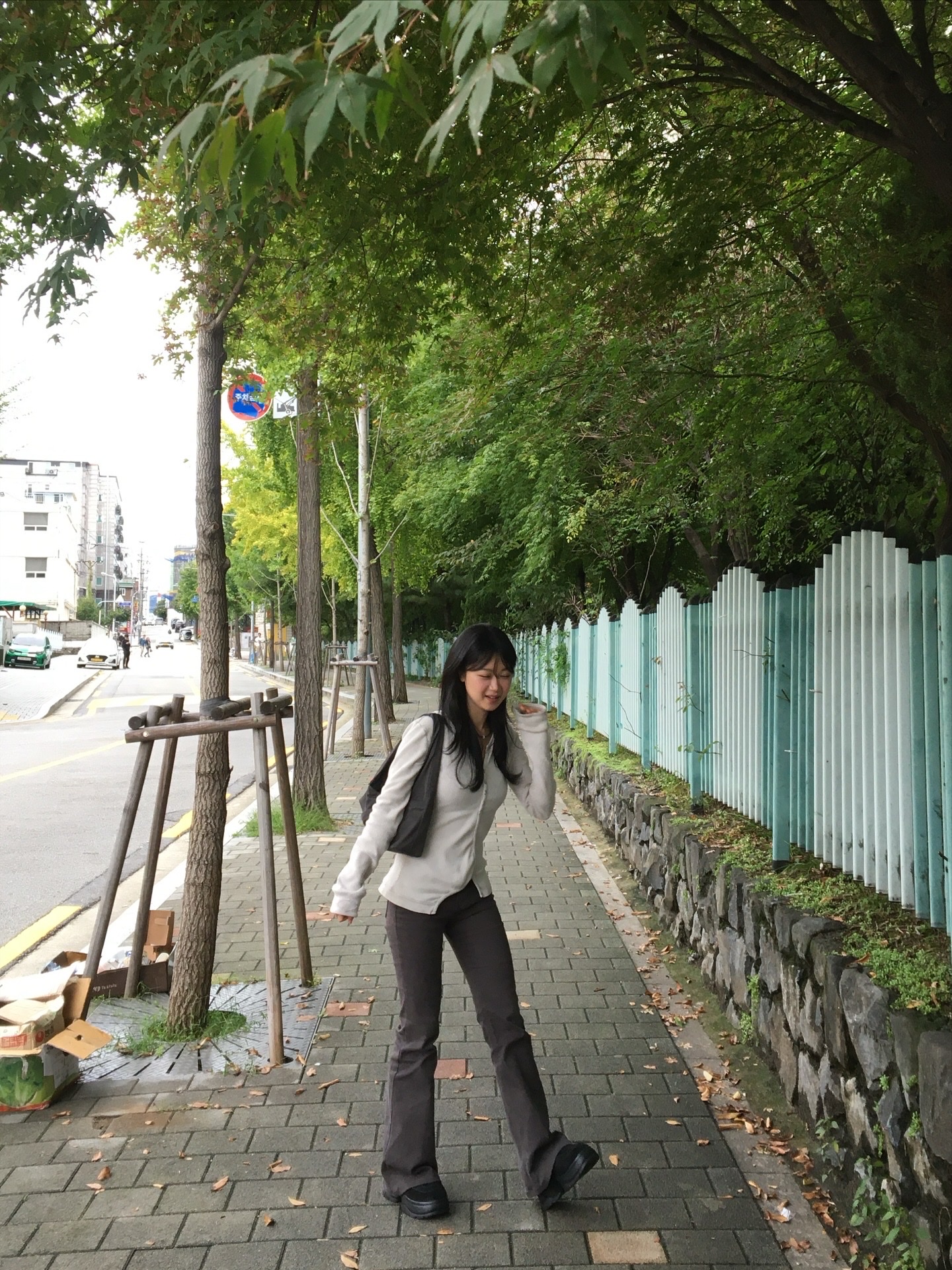 (W) Mischief Layered Waffle Hoodie Set Bleached Beige 착용 스타일 - 3