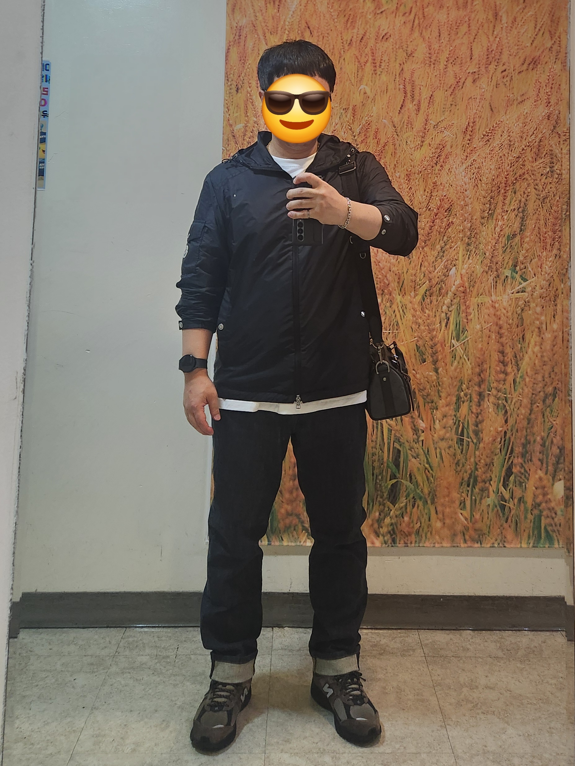 Moncler Etiache Rain Jacket Black - 24SS, New Balance 2002R Brown Black 착용 스타일