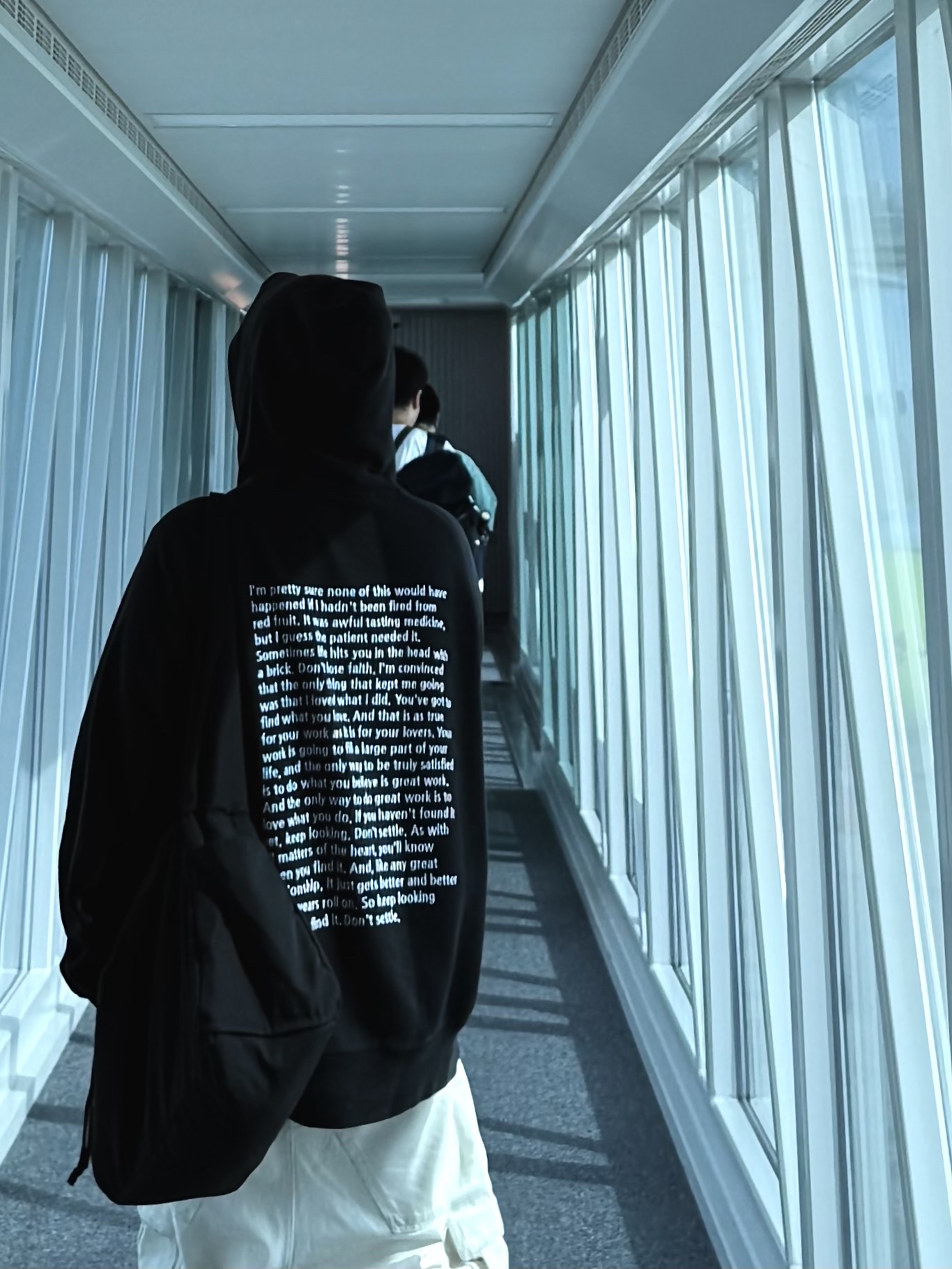 Balenciaga Defender Sneakers Black, Homme Plisse Issey Miyake MC August Hoodie Black 착용 스타일 - 3