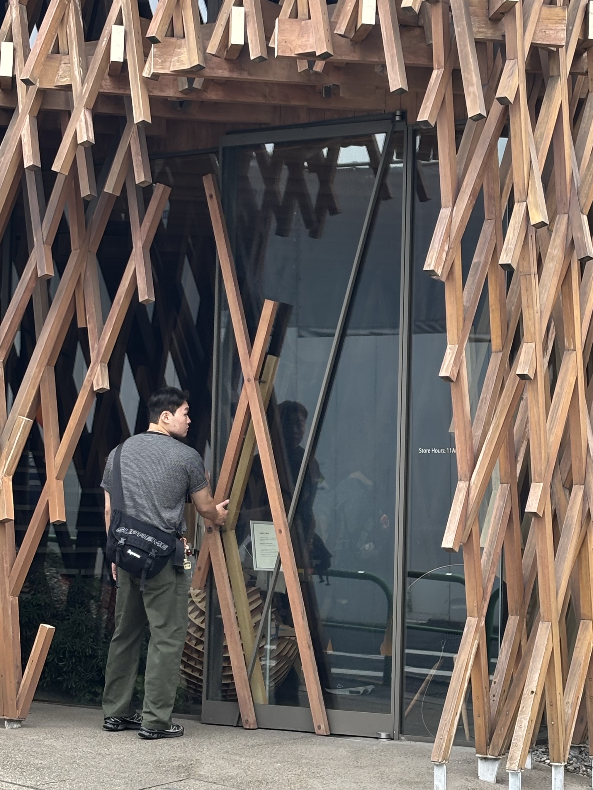 Uniform Bridge Cotton Fatigue Pants Regular Fit Forest, Supreme Denim Messenger Bag Black - 25FW 착용 스타일 - 2