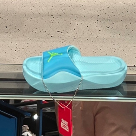 Jordan Franchise Slides Chlorine Blue Copa 착용 스타일