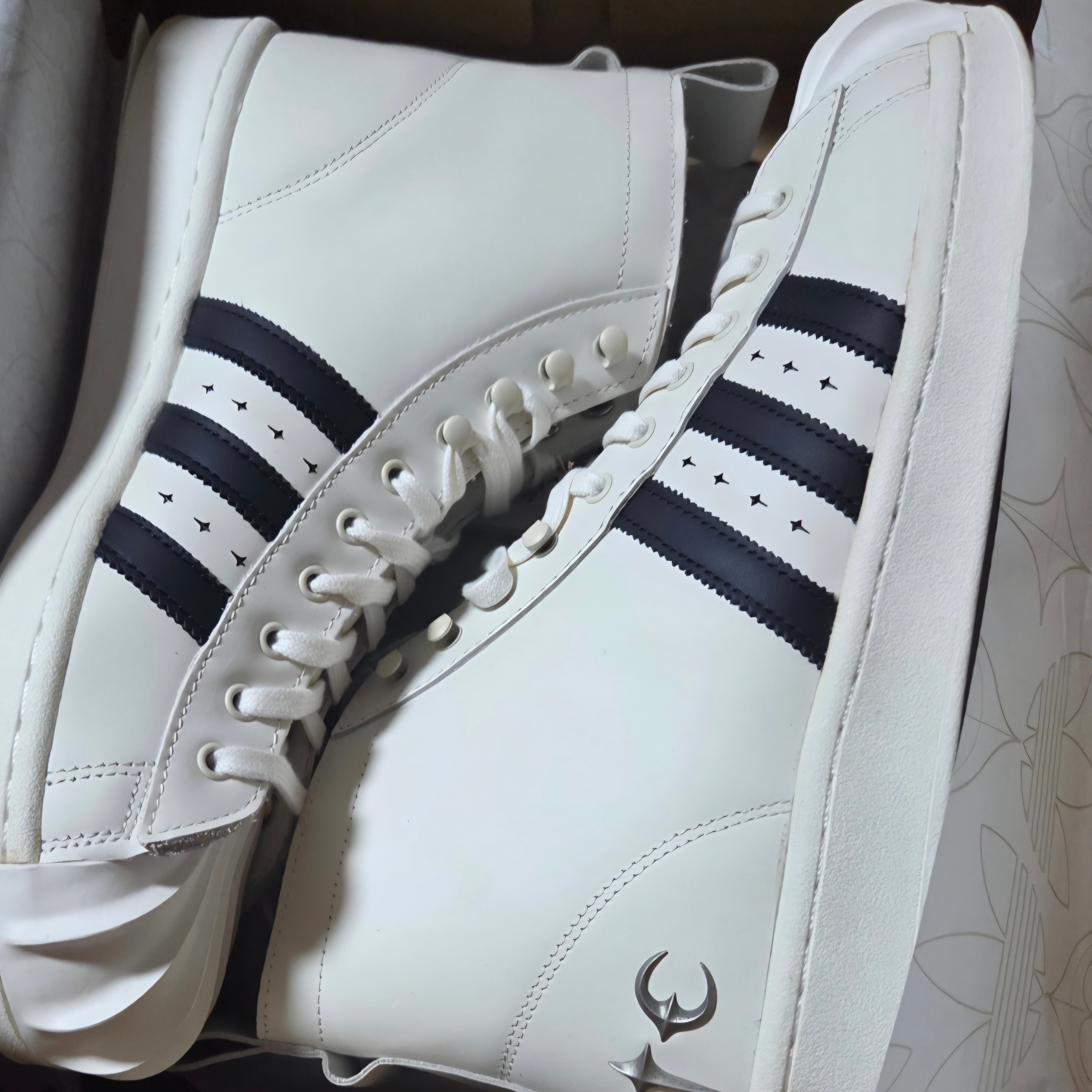 Adidas x Thug Club Superstar Boot Luxe Off White Core Black 착용 스타일