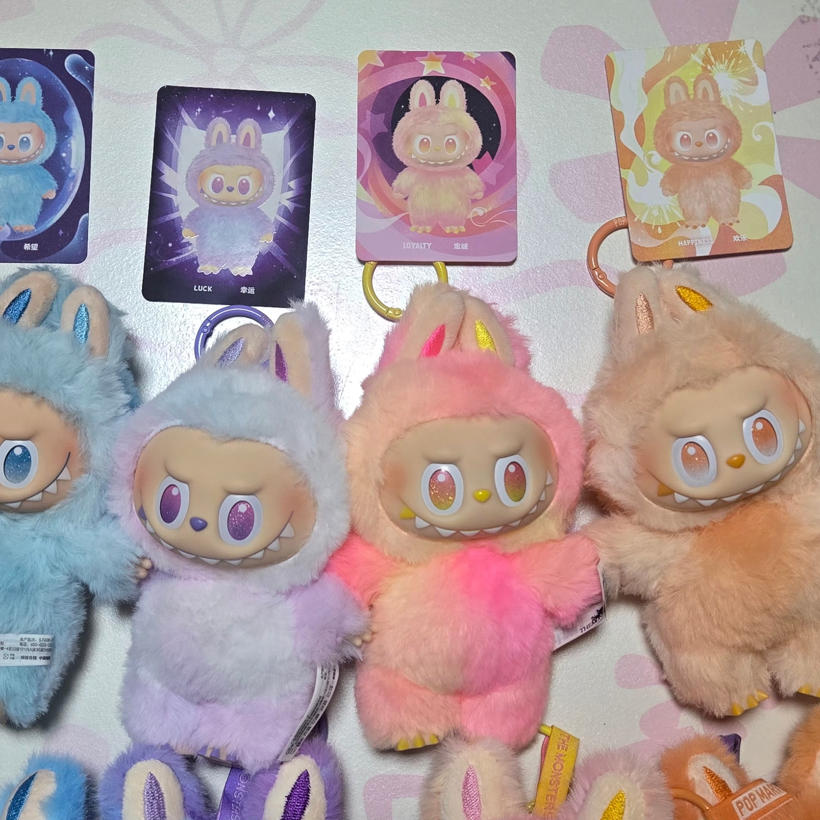 Pop Mart Labubu The Monsters Highlight Series Sealed Case (6 Blind Boxes) 착용 스타일