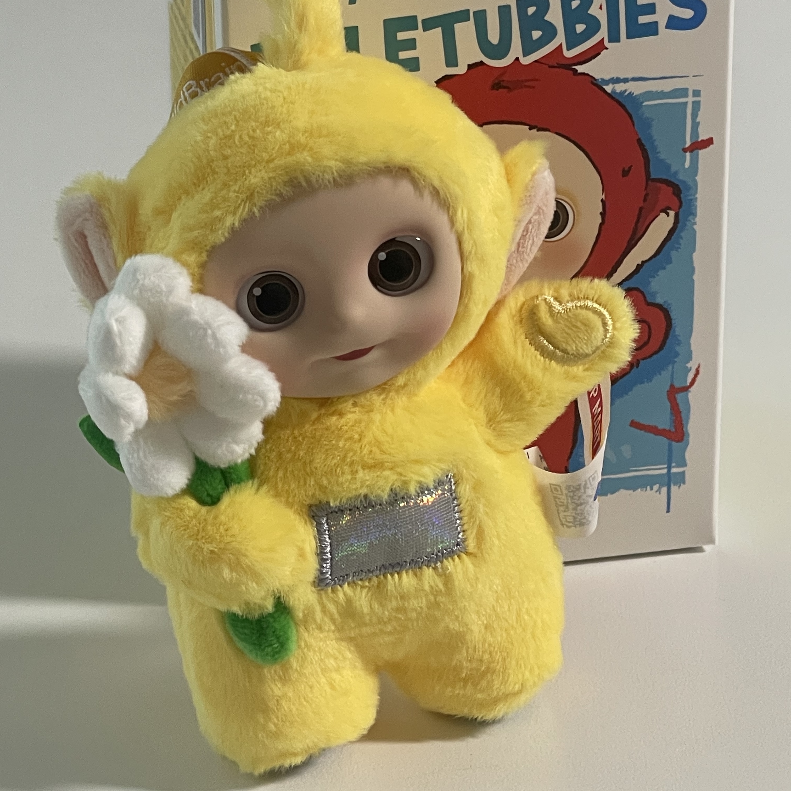 Pop Mart Teletubbies Say Hello Series Figures Sealed Case Laa Laa's Energetic Flower (Opened Case) 착용 스타일