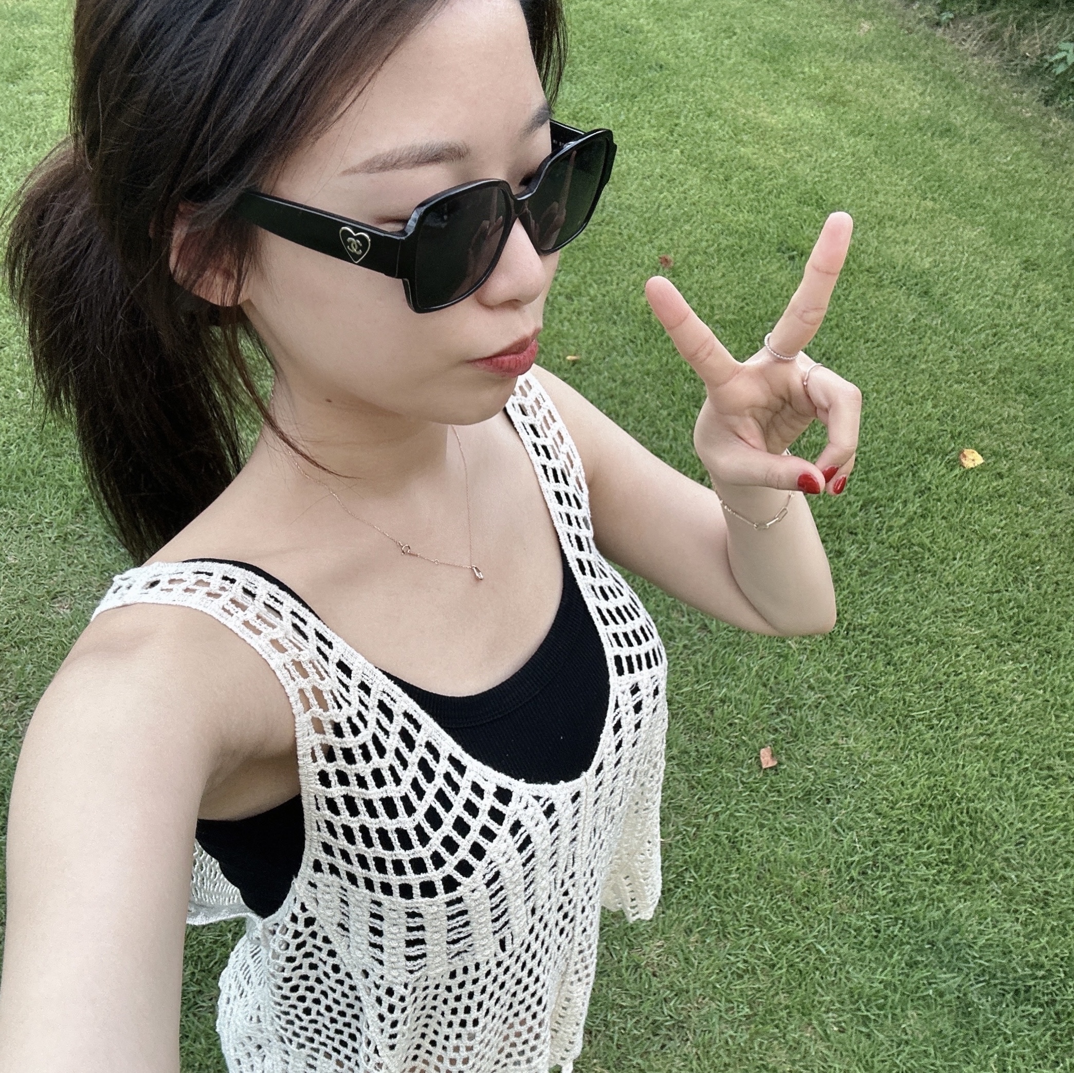 Chanel Square Sunglasses Acetate & Black Frame Grey Lenses Asian Fit 착용 스타일 - 1