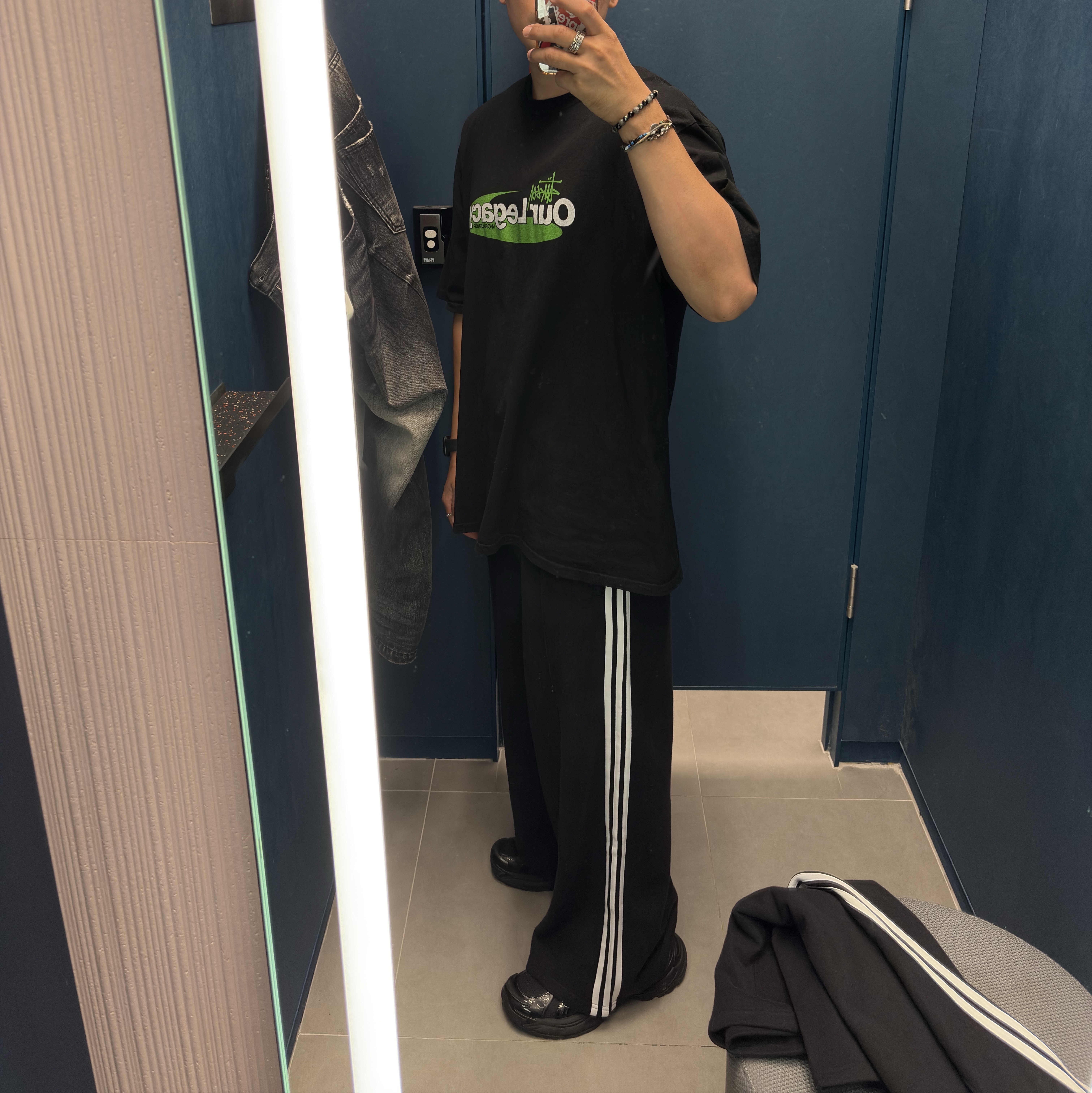 (W) Adidas Adicolor 3-Stripes Wide Sweatpants Black White - KR Sizing, Stussy x Our Legacy Work Shop Swirl Pigment Dyed T-Shirt Black 착용 스타일
