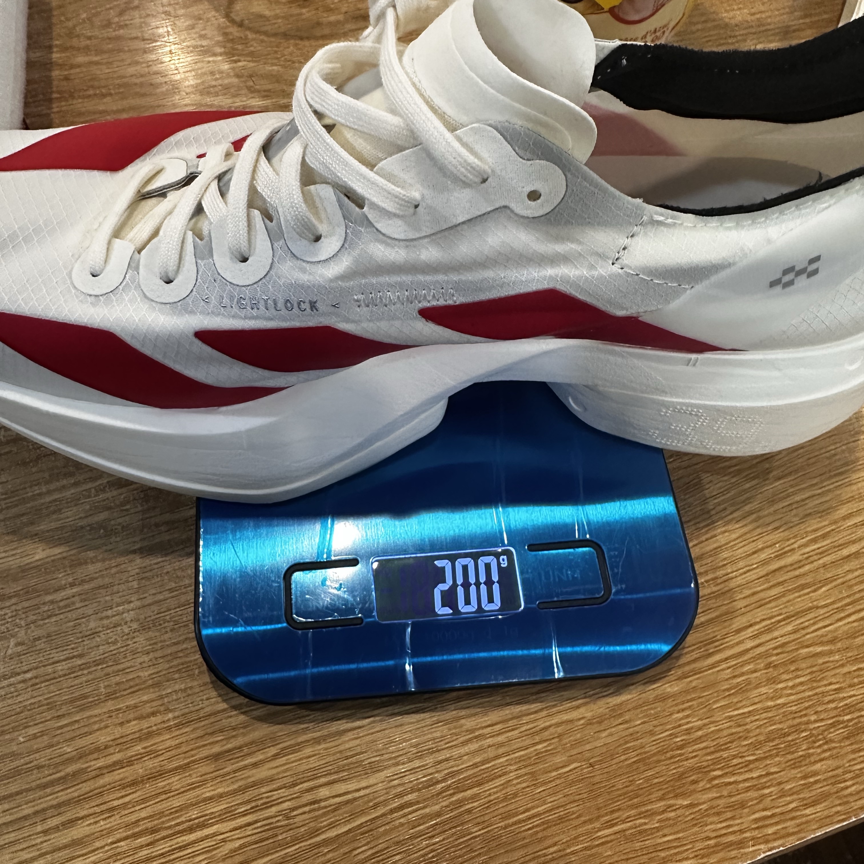 Adidas Adizero Adios Pro 4 Off White Better Scarlet 착용 스타일 - 7
