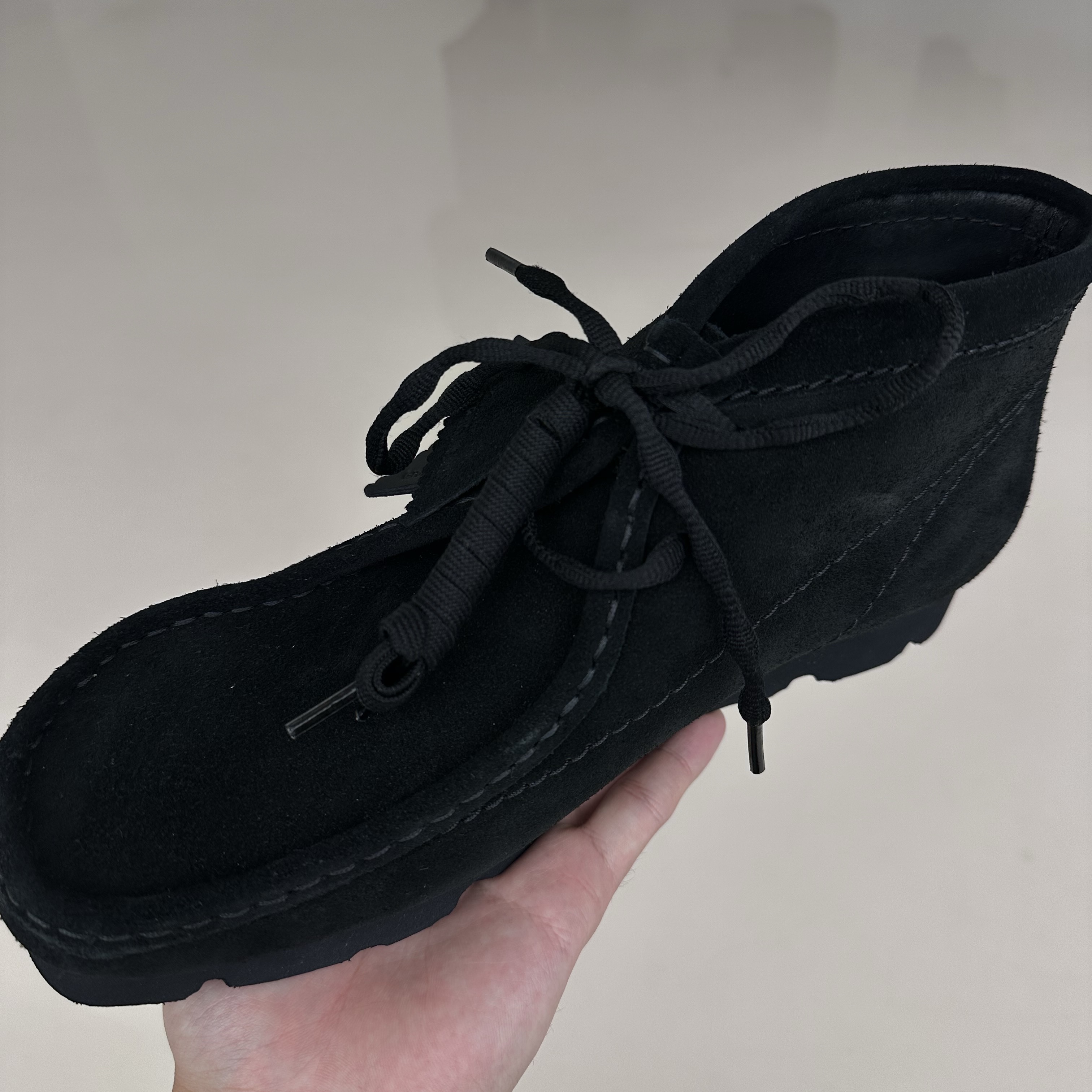 Clarks x Post Archive Faction (Paf) WallabeeBT Black Suede, Clarks x Post Archive Faction (Paf) WallabeeBT Grey Blue 착용 스타일 - 1