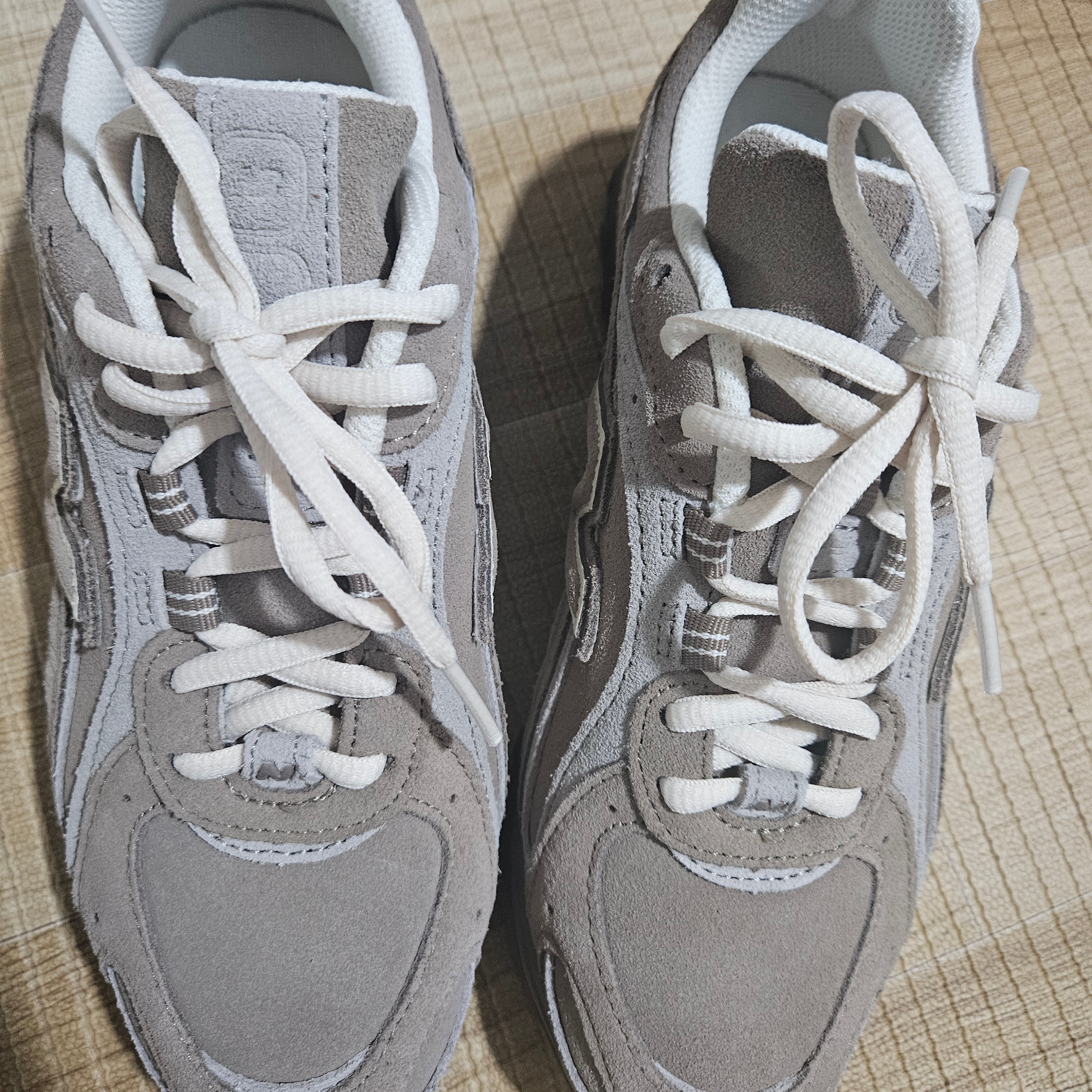 New Balance 204L Suede Mushroom Arid Stone 착용 스타일