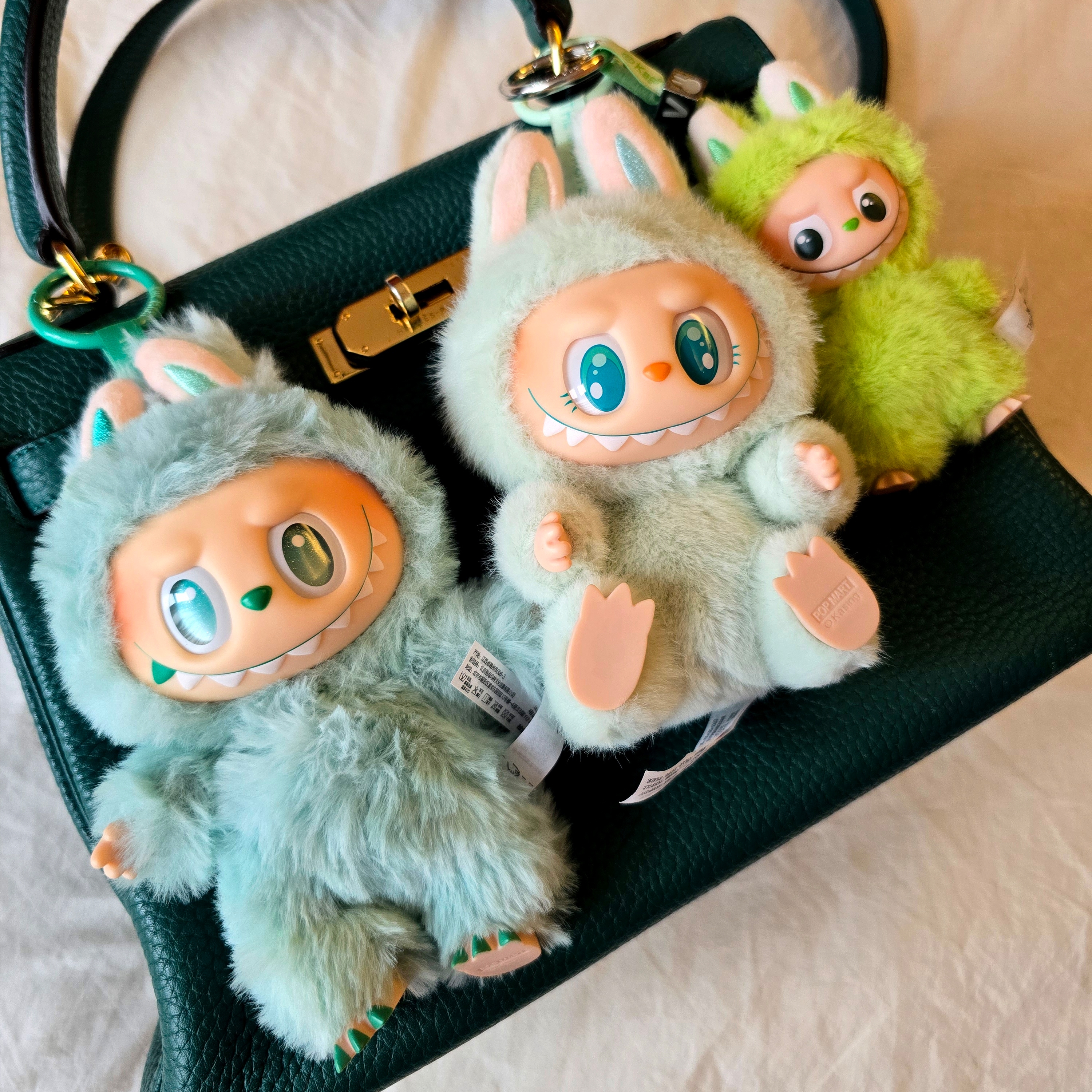 Pop Mart Labubu The Monsters Highlight Series Serenity Keyring (Opened Case), Pop Mart Labubu Let's Play Together Doll Series Sealed Case (6 Blind Boxes) 착용 스타일